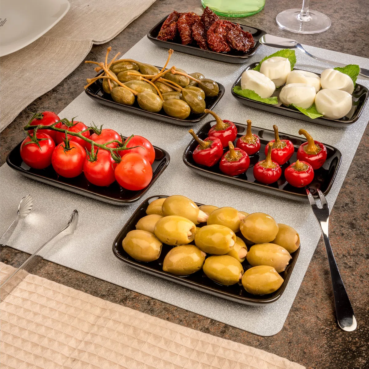 Urban Lifestyle Piatti Aperitivo Set da 6 Nero in Gres 15 x 10 cm Rettangolari Piatti Antipasti Tapas Sushi Piccoli Piatti da Portata Impilabili Resistenti ai Graffi