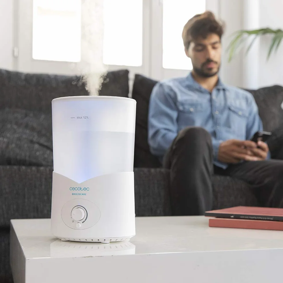Cecotec Humidifier Breezecare 2000 Light. 25 W, umidificazione 200 ml/h, deposito 1,2 litri, uscita a vapore 360º, controllo manuale, luce a LED, copertura fino a 30 m2