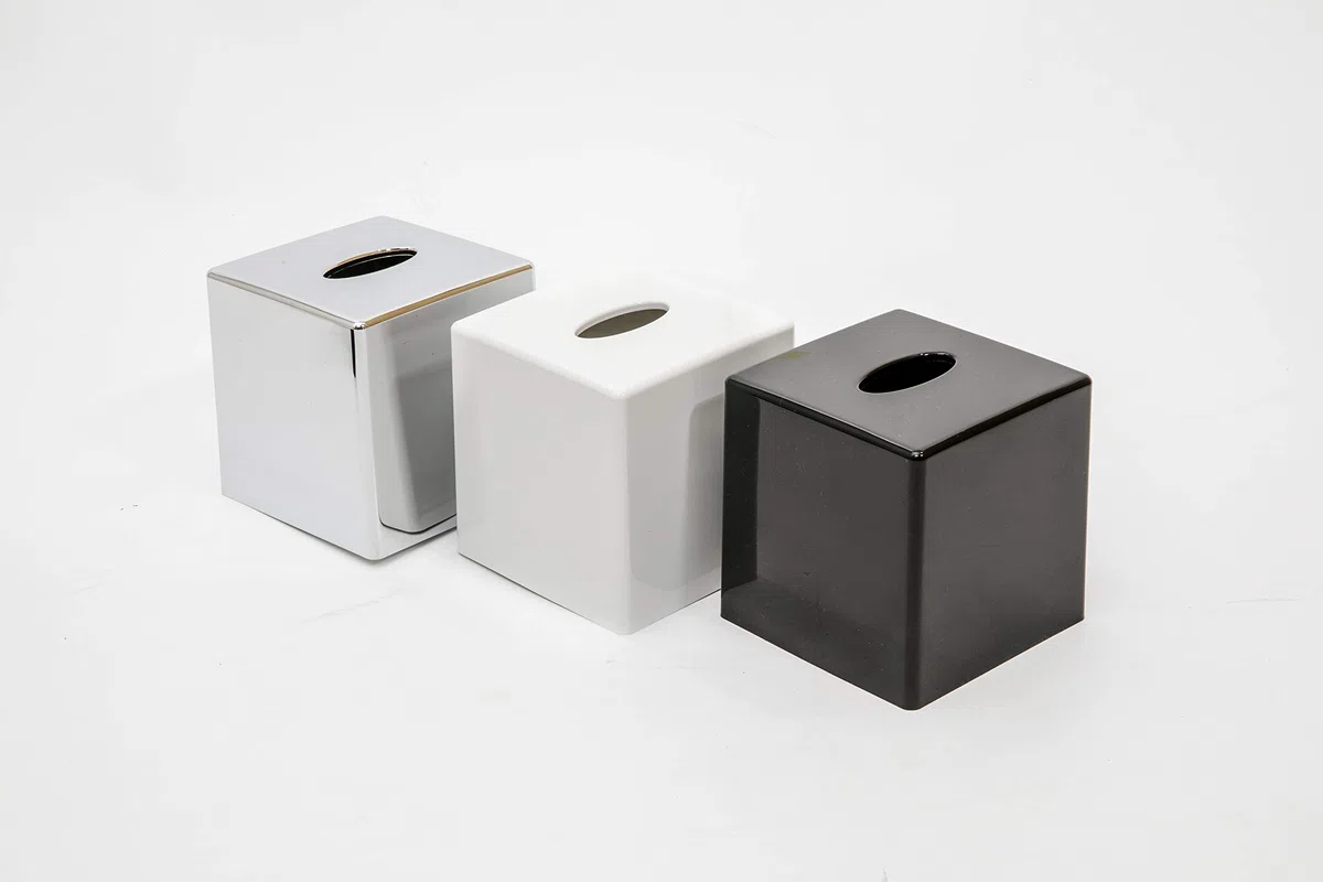 G.V.R. Scatola e Dispenser Porta fazzoletti, Made in Italy, Realizzato in ABS riciclabile e Disponibile in Vari Colori, 132mm x 132mm x 132mm, Ideale per Bagno, Salotto, Hotel e casa. (Cubo Cromato)