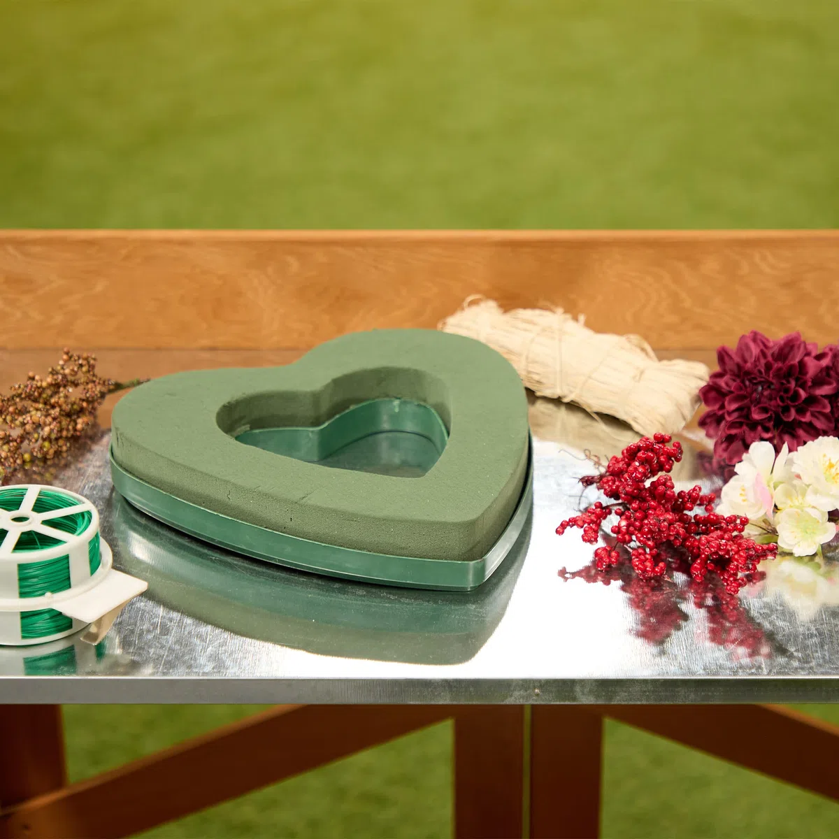 Relaxdays Spugna per Fiori Freschi e Secchi, Set 2 Cuori in Schiuma Floreale, 24x23x4 cm, Base Ghirlanda Fioristi, Verde