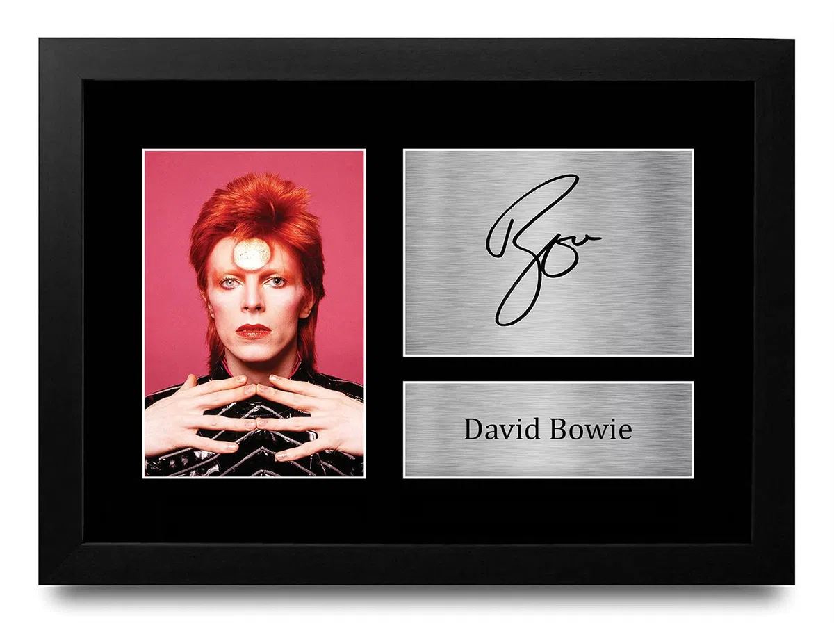HWC Trading David Bowie A4 Incorniciato Firmato Regalo Visualizzazione Delle Foto Print Immagine Autografo Stampato Per Ziggy Stardust Glam Rock Gli Appassionati Di Musica