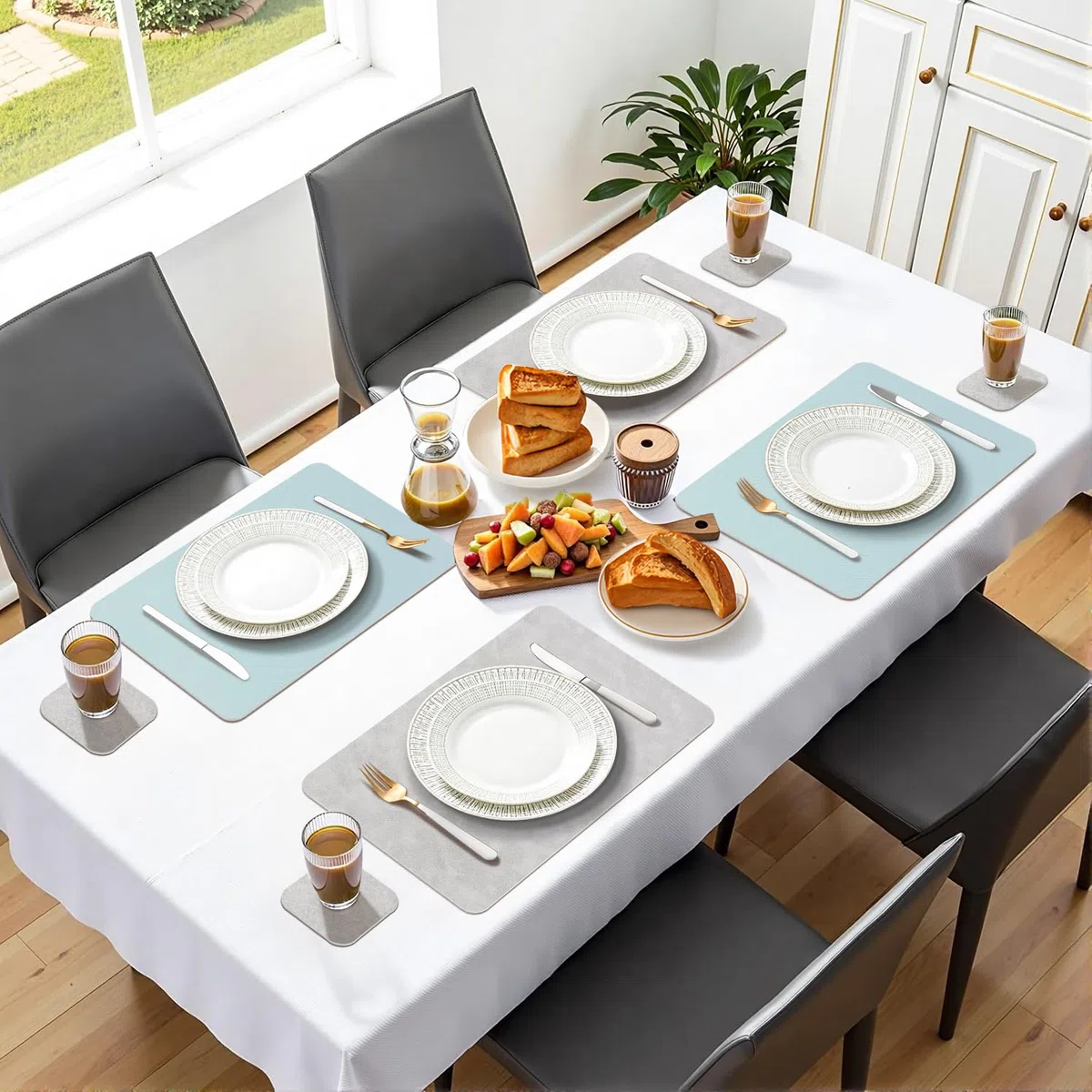 Set da tavolo lavabile, 4 tovagliette e sottobicchieri, set da tavolo in pelle double face, resistente al calore, antiscivolo, tovagliette in plastica (grigio chiaro blu chiaro)