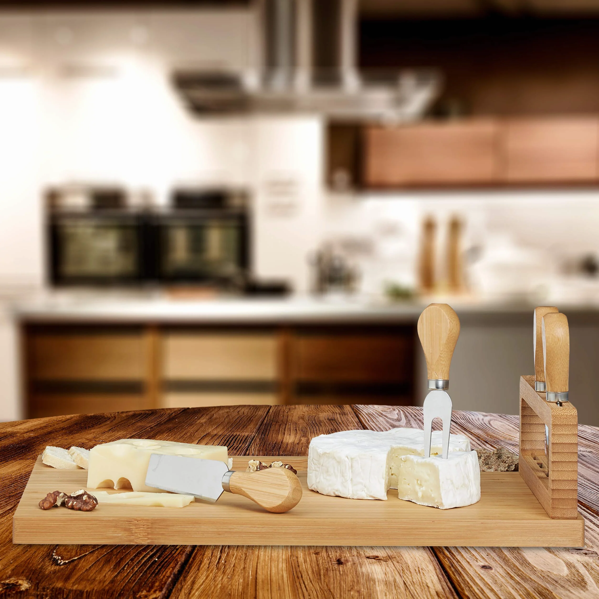 Relaxdays Formaggiera & Posate, Forchetta, Spatola e 2 Coltelli da Formaggi Morbidi & Duri, Bambù, Accio Inox, Naturale