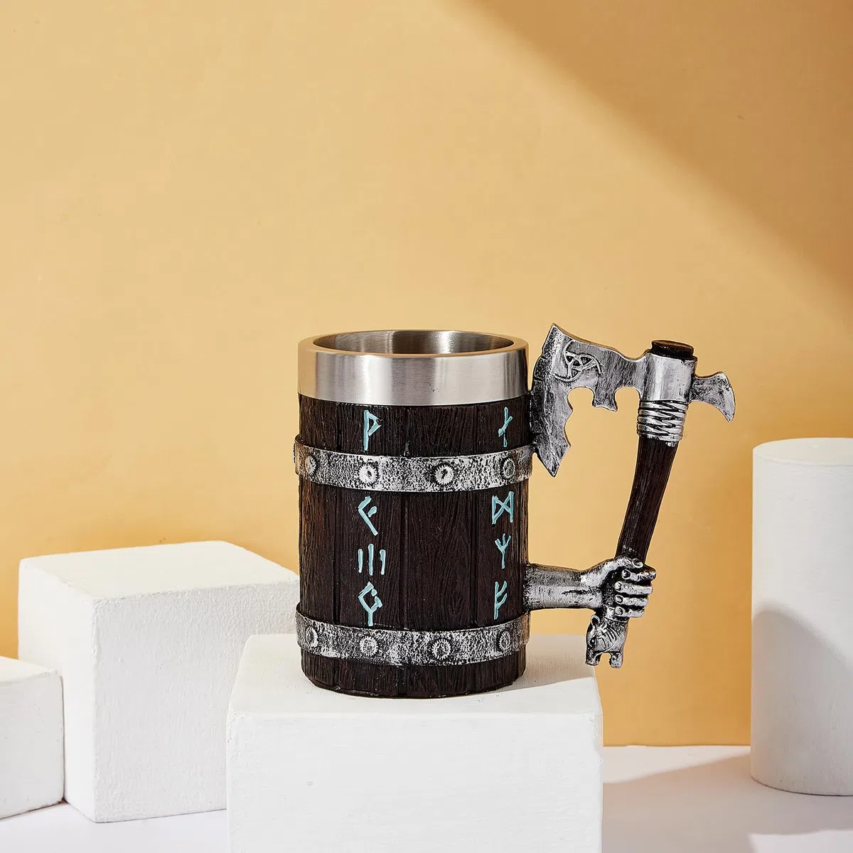 OTARTUDE Tazza vichinga con manico a ascia, boccale da birra in legno di rovere nordico, vichingo nordico in acciaio inox, 550 ml, regalo vichingo per uomo, festa del papà