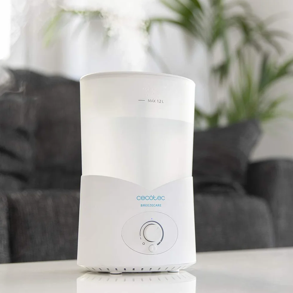 Cecotec Humidifier Breezecare 2000 Light. 25 W, umidificazione 200 ml/h, deposito 1,2 litri, uscita a vapore 360º, controllo manuale, luce a LED, copertura fino a 30 m2