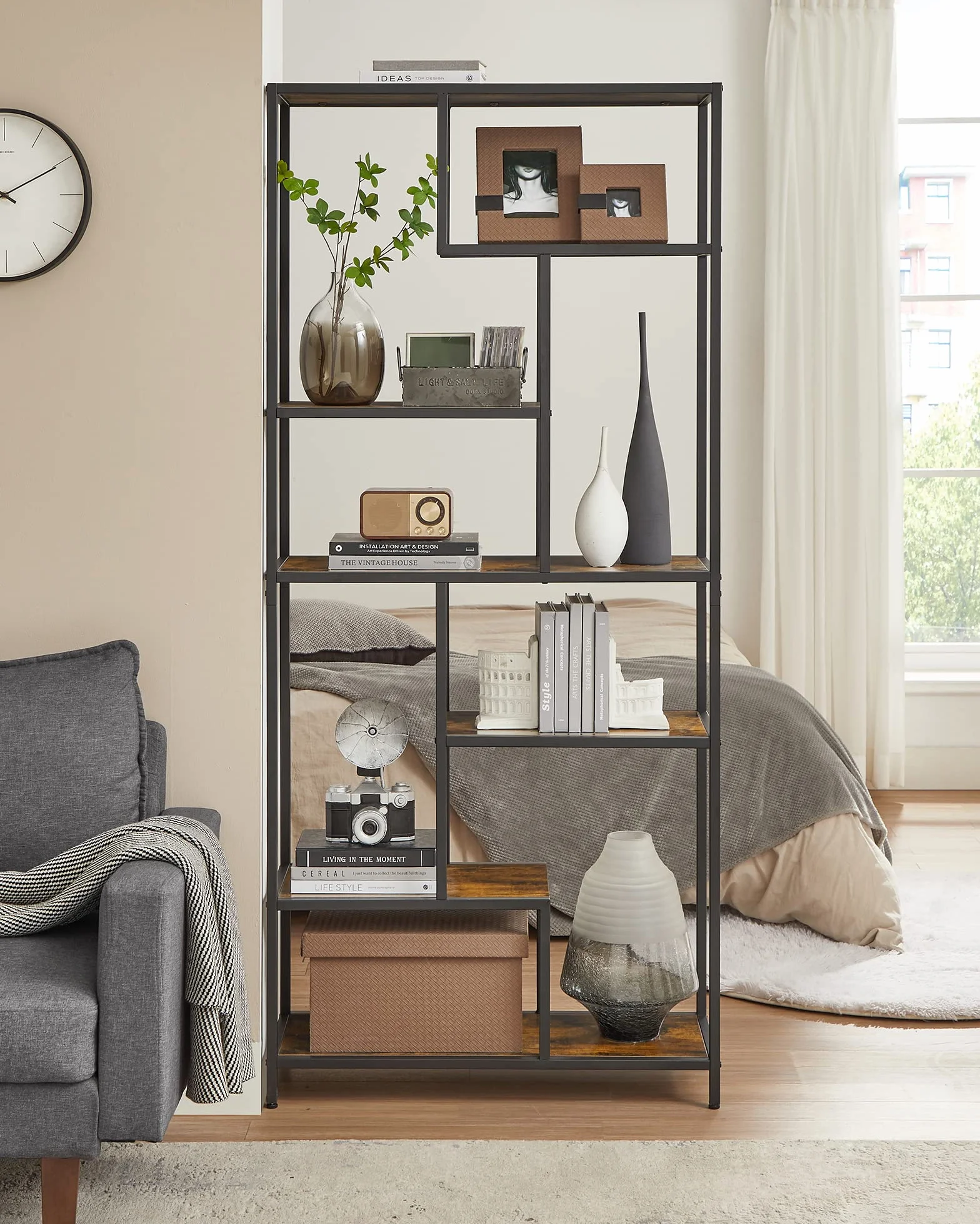 VASAGLE Libreria Scaffale, Libreria Verticale a 6 Ripiani, Porta Piante, 30 x 80 x 180 cm, Pannello di Truciolato, Studio Soggiorno Camera da Letto Cucina, Marrone Vintage e Nero LLS119B01