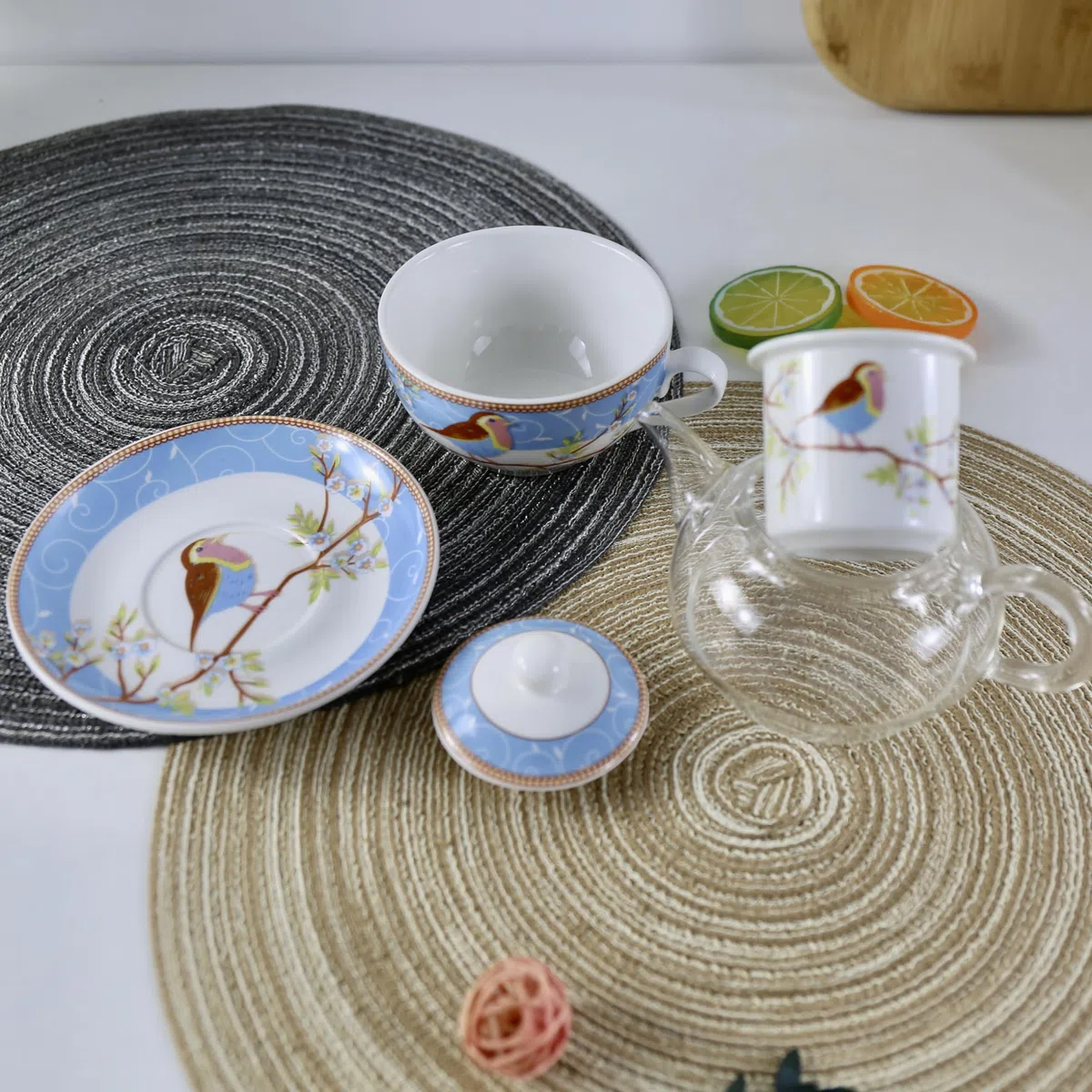 YBK Tech Teiera in Vetro con Filtro in Porcellana, Set di Tazza e Piatto con Motivo Uccelli Felici, Teiera e Tazza per 1 Persona (Blu)