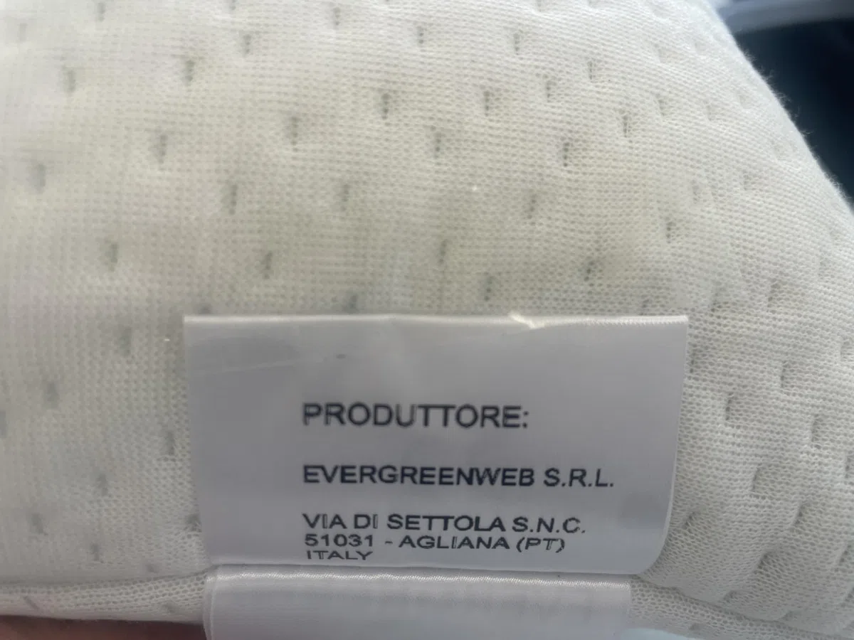 EVERGREENWEB Cuscino Cervicale 40x70 Alto 9 cm, Modello Saponetta 100% Memory Foam, Doppia Fodera Aloe Vera e Cotone Sfoderabile, Guanciale Letto per Dolori al Collo con Dispositivo Medico, Offerta