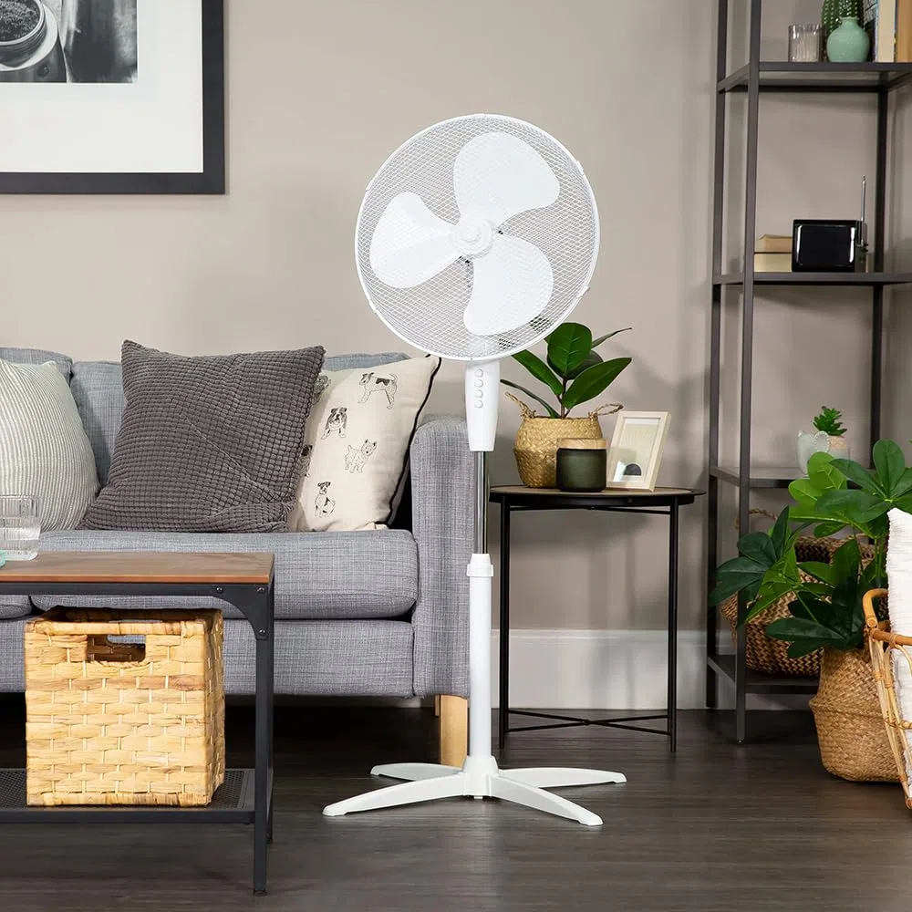 Russell Hobbs Ventilatore con Piedistallo Leggero da 40,6 Cm, 3 Velocità, Oscillazione ad Ampio Raggio, Flusso D'Aria Potente, Altezza Regolabile, Bianco Rhppf1621