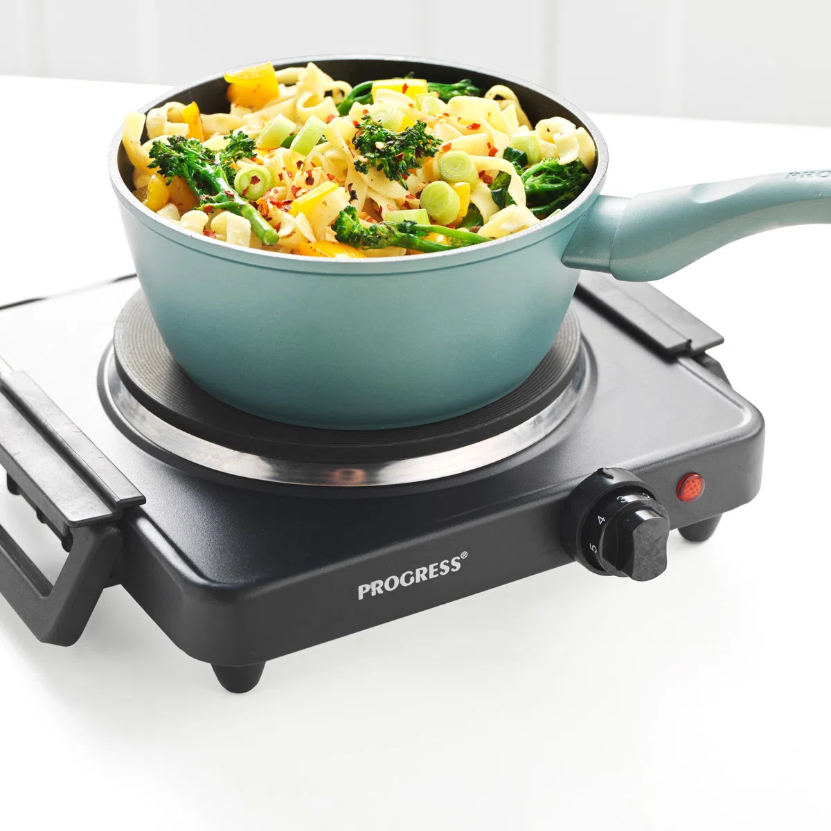 Progress Piastra Singola – Fornello Elettrico da 1500W con 5 Livelli di Calore, Piastra Portatile da 18,5 cm, Design Compatto Facile da Pulire e Piedini Antiscivolo, Ideale per Cucine Piccole