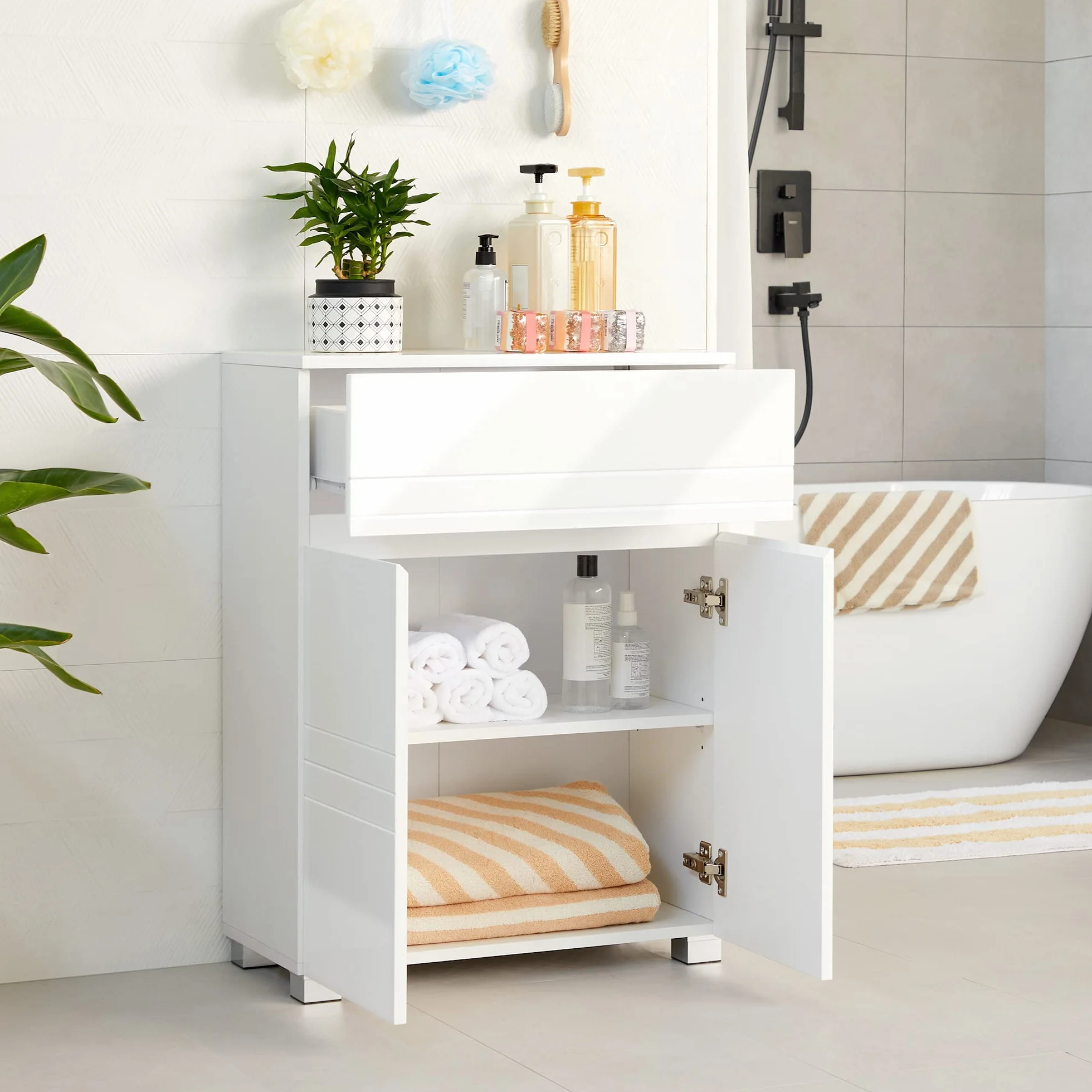 VASAGLE Armadietto da Bagno, Mobile da Bagno con Cassetto e Doppia Anta, Ripiano Regolabile, Mobiletto Multiuso per Corridoio Ingresso, 60 x 30 x 80 cm, Bianco BBK140W01