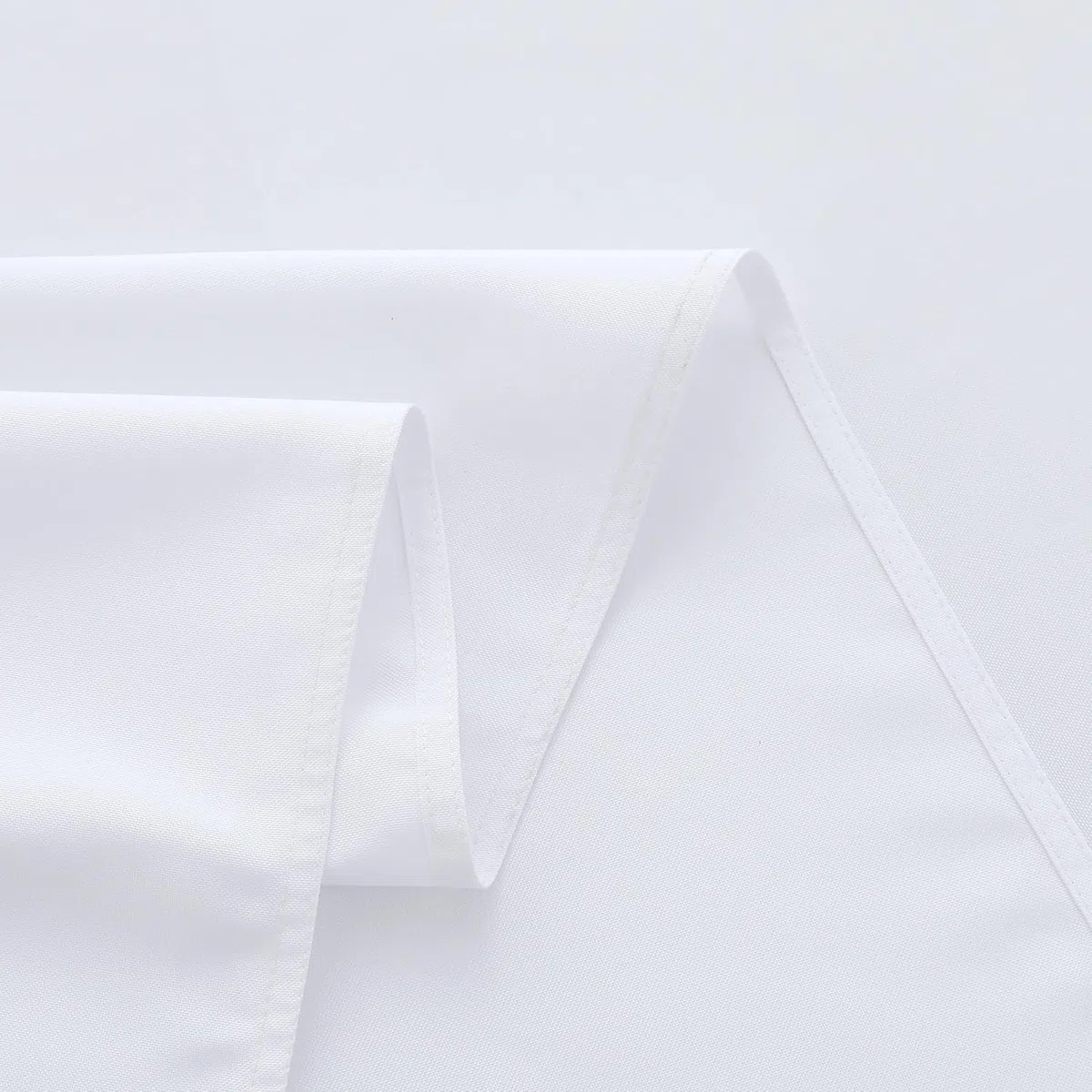 LivinEase Tovaglia Rettangolare 140 x 240 cm - Tovaglie Bianco in Misto Cotone da 250 g/m² Ideale per Tavoli da 6 a 10 Posti - Tovaglia in Lino Ideale per la Tavola di Natale