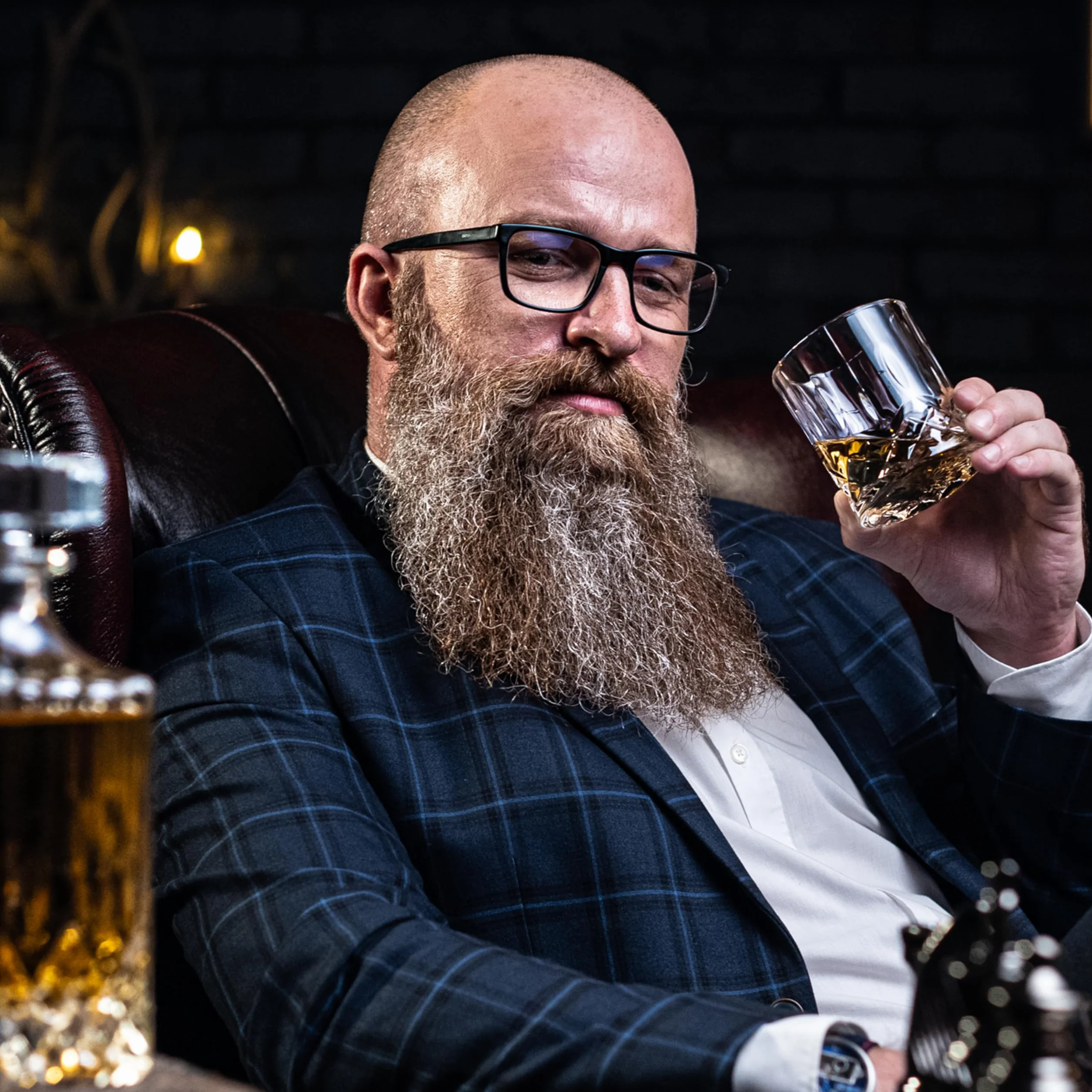 Whisiskey Set Bicchieri da Whisky - Set Whisky Regalo - Idee Regalo Uomo Compleanno - Scatola Regalo, 2 Bicchieri da Whisky x 310ML, 8 Cubetti di Ghiaccio Riutilizzabili, Accessori
