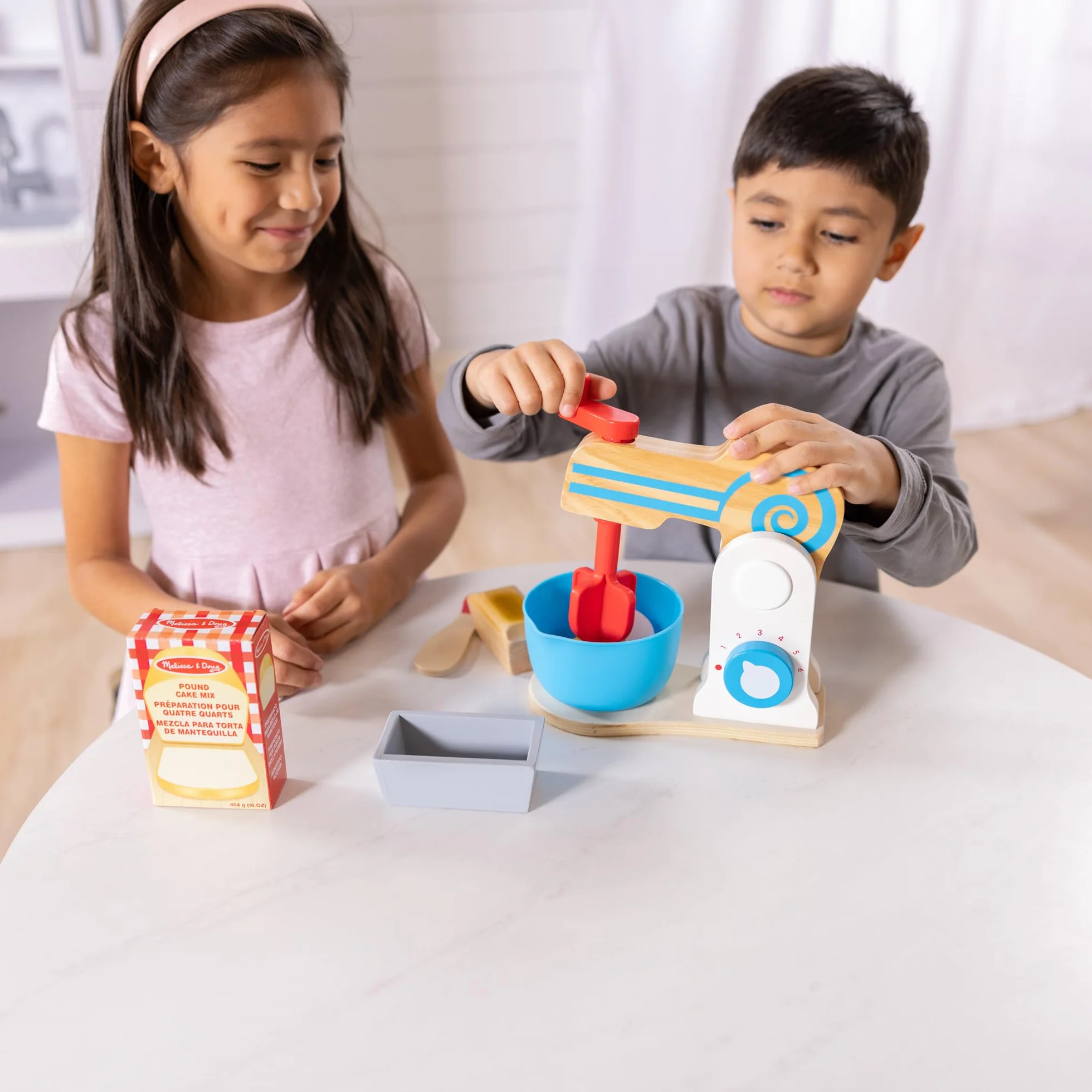 Melissa & Doug Set planetaria per preparazione torte in legno (11 pezzi) -Accessori e cibi per cucina giocattolo Giocare a Preparare Una Torta Bambini