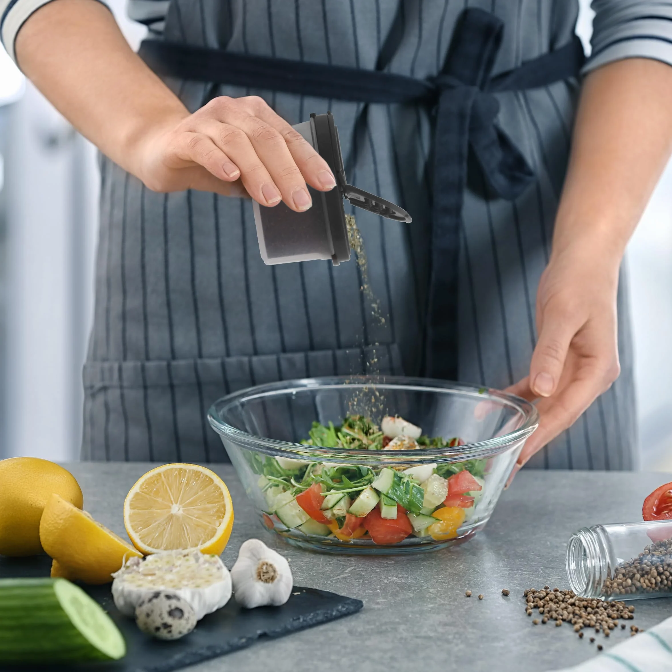 SIGNORA WARE Contenitori in plastica per spezie – Set di barattoli per spezie 8 pezzi, 4 mini, 4 grandi – Barattoli per spezie per conservare spezie, erbe, marinata, zucchero, sale, pepe – Barattoli