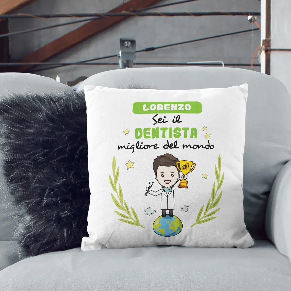 Mugffins Cuscino PERSONALIZZABILE DENTISTA uomo - In italiano - Sei migliore del mondo - Idee Regali Divertenti Laurea Compleanno - Rivestimento e Imbottitura (40x40 cm). Tatto Cotone