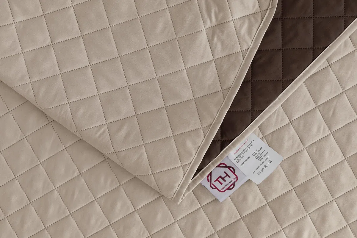 textil-home Copripoltrona 1 Posto con Braccioli LUKA, Poltrona Relax Reclinabile e Orecchie Imbottito - Misura 55 cm. SalvaDivano Reversibile. Beige