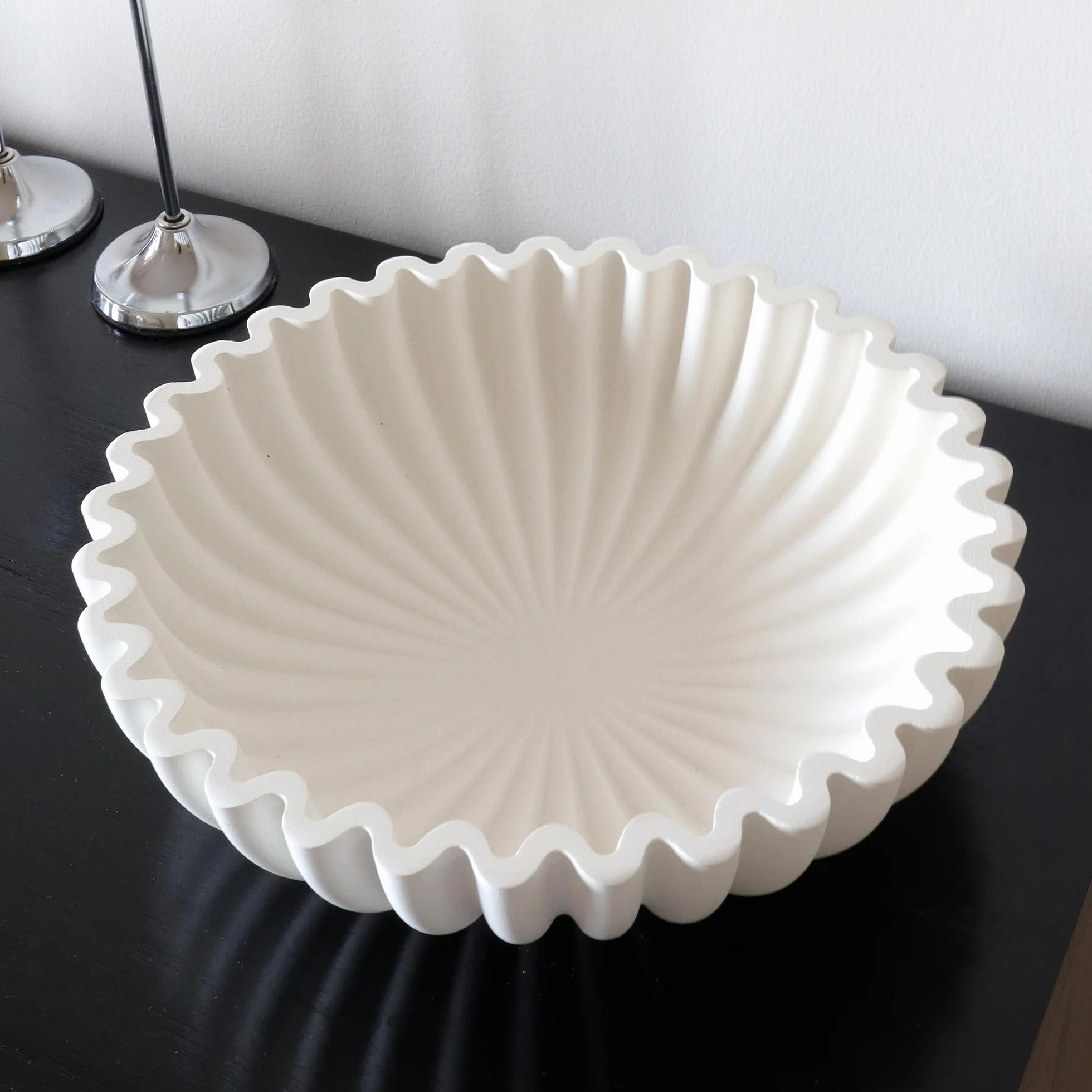 Ciotola Decorativa con Volant Fatta a Mano – Elegante Centrotavola a Forma di Capasanta, Portafrutta e Portagioie Vintage, Ciotola Estetica per Fiori, Regola di Inaugurazione della Casa