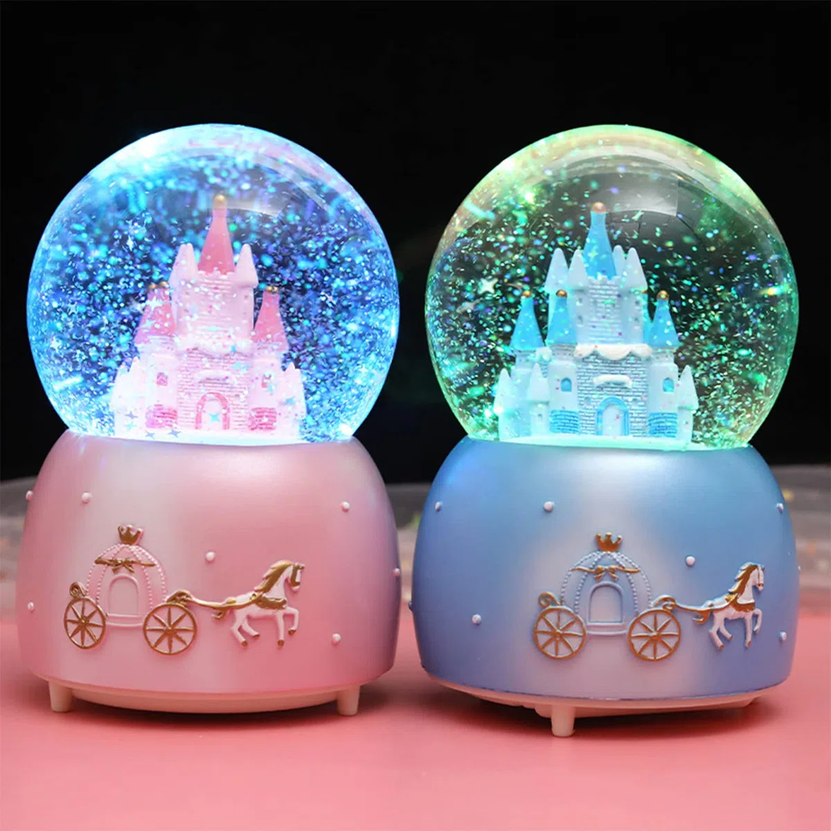 Palla di neve musicale con sfera di cristallo rotante, carillon automatico con nevicata e luci colorate, palla di neve, ornamento da scrivania, regalo di Natale, Capodanno, compleanno, per bambini