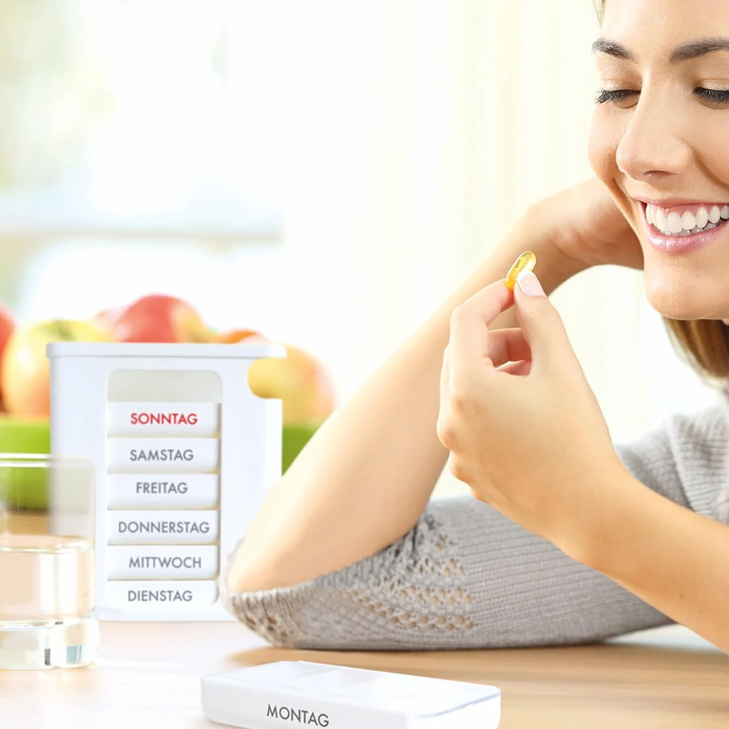 Portapillole 7 giorni con 4 scomparti – Prodotto in Germania – Compresse, Torre di pillole, pillole, dosatore per medicinali, scatola per la conservazione di compresse