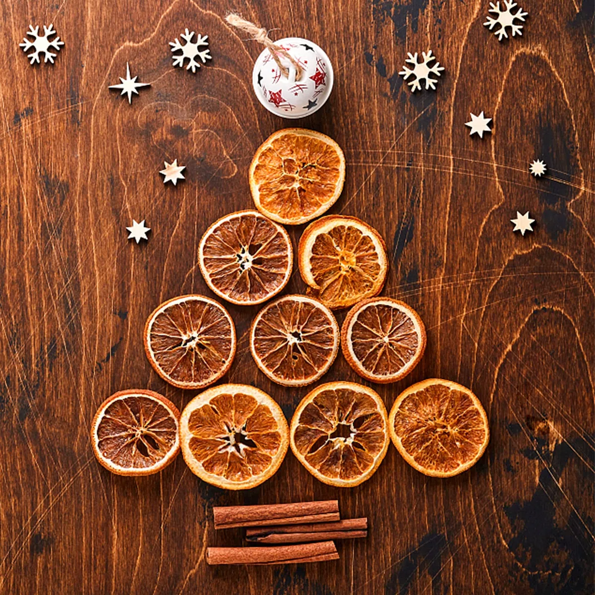 YUNSTK 225 pezzi di forniture per la produzione di ghirlande di Natale, fette di arancia essiccate e bastoncini di cannella, mini pigne kit, accessori per ghirlande floreali per decorazioni natalizie