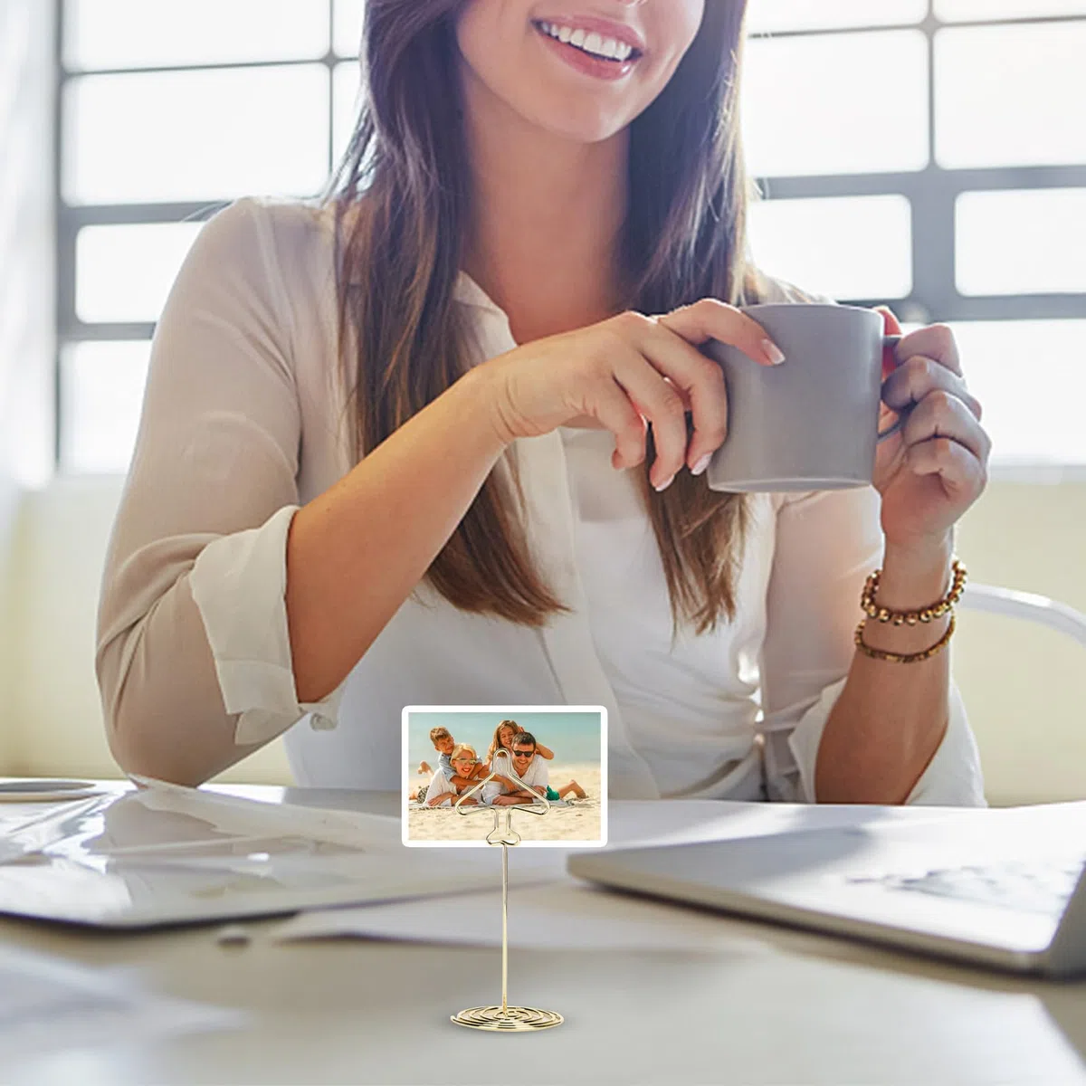 10 Pezzi Segnaposto da Tavolo,Foto Memo Messaggi Clip,Porta Biglietti da Tavolo,Portafoto da Tavolo in Metallo Porta,Note Porta Aereo Dorato con Base,Segnaposto Matrimonio per Ufficio Casa Festa