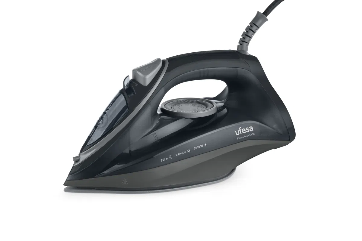 Ufesa Steam Tech 2400 Ferro a Vapore 2400 W, Colpo di Vapore Max 120 g, Vapore Costante 0-30 g/min, Piastra in ceramica, Doppio Sistema Anticalcare, Salvagoccia, Nero, Esclusiva Amazon