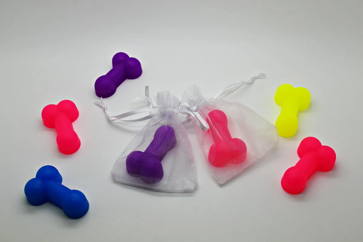 Mini saponette Wily – Sacchetto di organza – colori arcobaleno – addio al nubilato novità regalo bomboniera – Vegan (12)