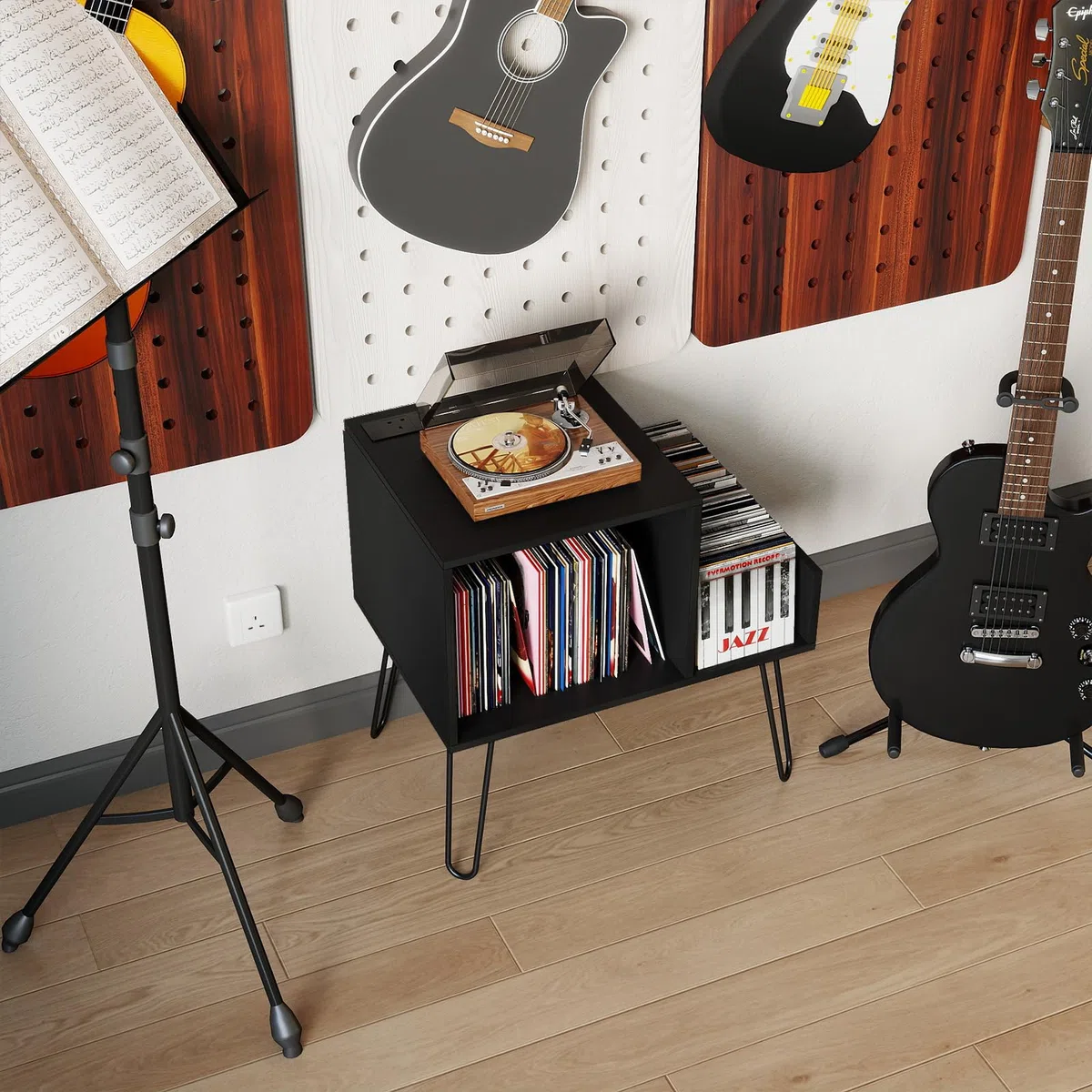 KOMFOTTEU Supporto per Giradischi con Stazione di Ricarica, Porta Dischi Vinile Vintege con Pareti Divisorie e Ripiano Laterale, Espositore per Dischi in Vinile Fino a 145 Album, 66x45x67cm (Nero)