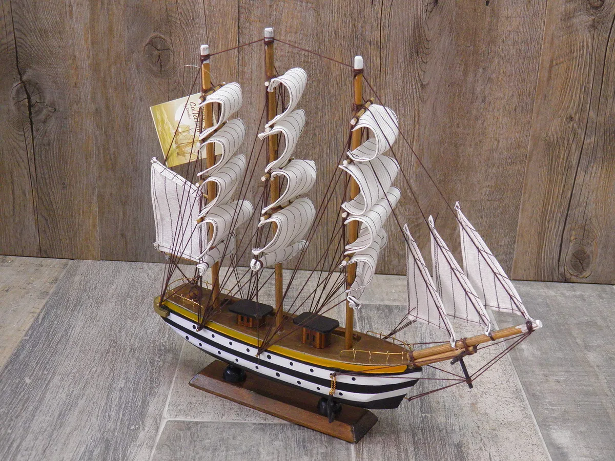 VELIERO Amerigo VESPUCCI MODELLINO Riproduzione in Legno E Tela 22,5 cm Medio Gia assemblata
