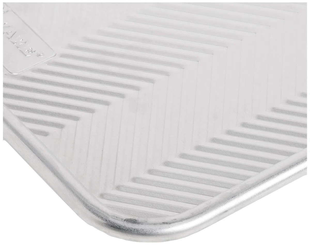 Nordic Ware 4317 Aluminium Baker's Half Sheet