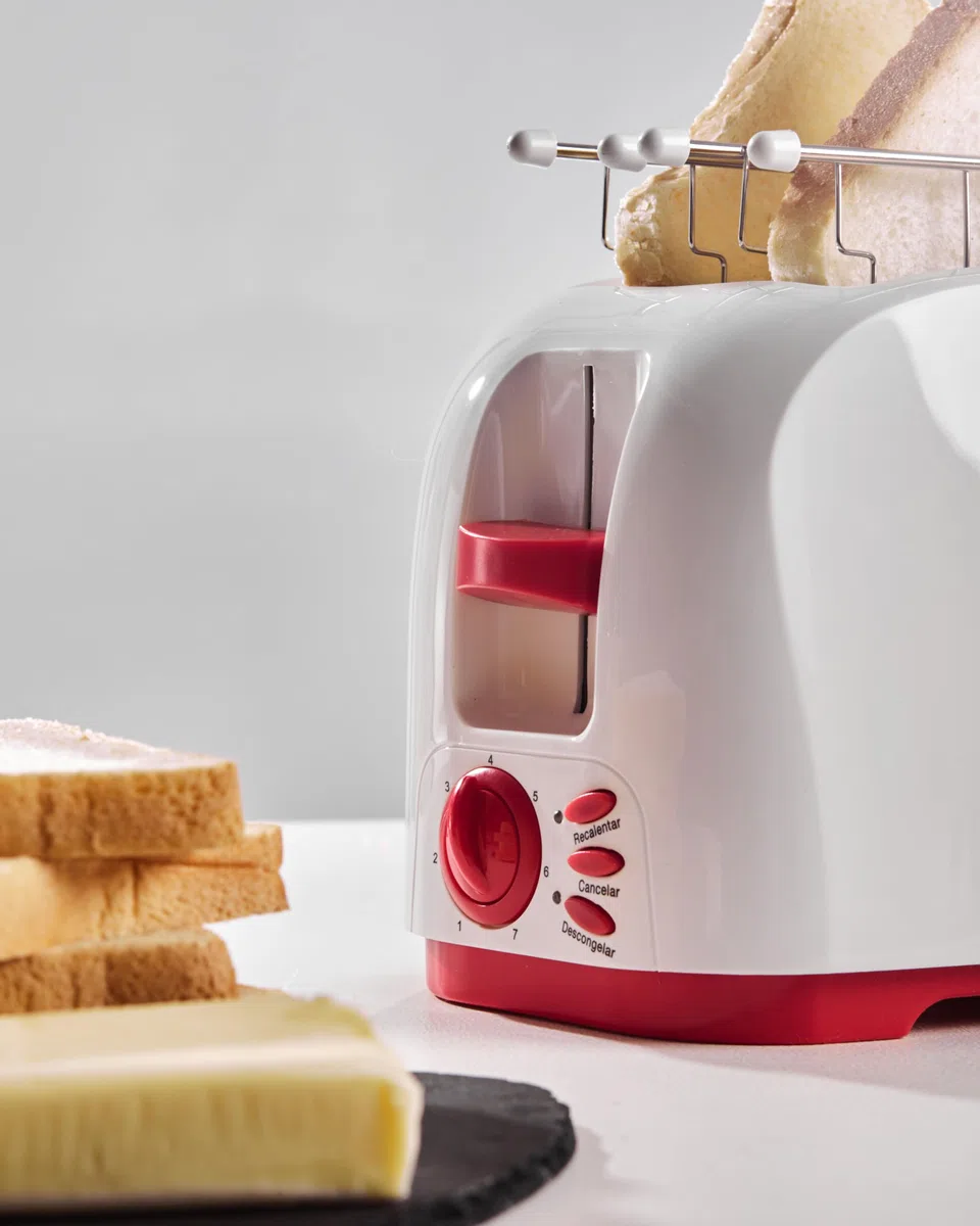 G3 Ferrari G10179 Tostapane To-Stàr, 800 Watt, Pinze INOX, Ampie fessure per toast farciti, Vassoio raccogli briciole, 7 livelli di cottura, Bianco