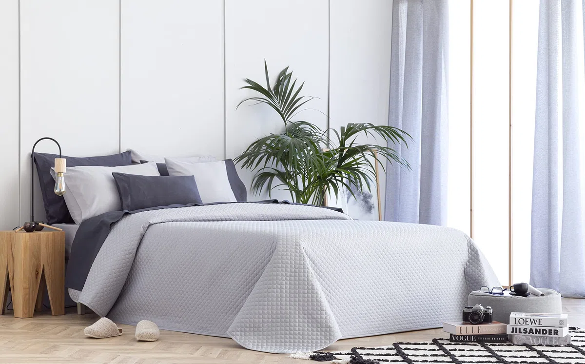 Todocama - Copriletto trapuntato sottile con motivo a rombo, per primavera, estate, autunno e inverno, 100% microfibra extra morbido, Copriletto multiuso, Letto 120/135 - 230x260cm, Grigio Chiaro