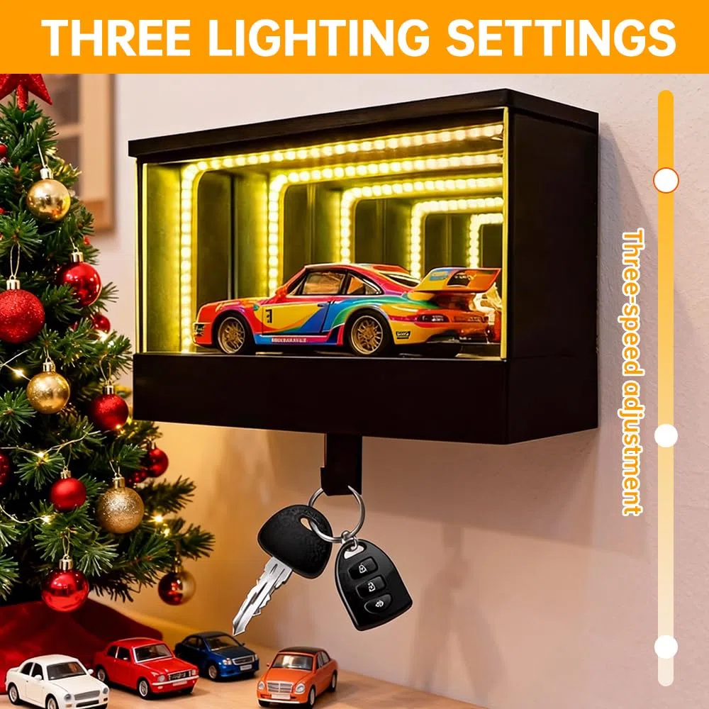 Infinity Garage Portachiavi con funzione di ricarica USB, con luce LED, portachiavi con sensore di movimento, display chiave auto, regalo decorativo per gli amanti delle auto
