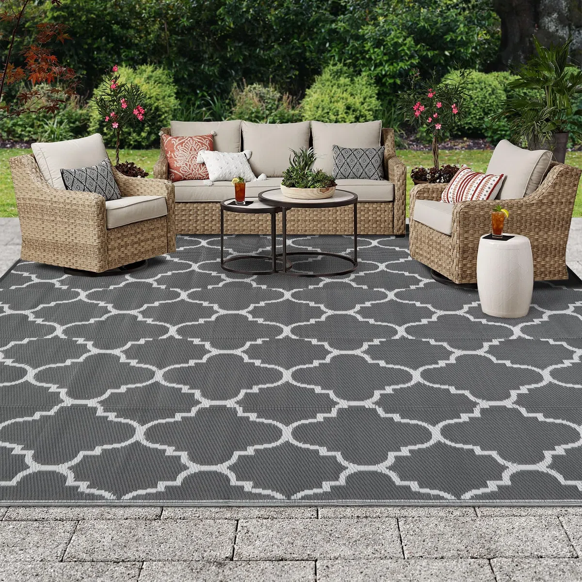 OIGAE Tappeto da Esterno Reversibile 120 x 180 cm, in Plastica PP, Resistente alla Pioggia e ai Raggi UV, Antiscivolo, Pieghevole e Lavabile, per Terrazzo Giardino Camping Spiaggia, Grigio