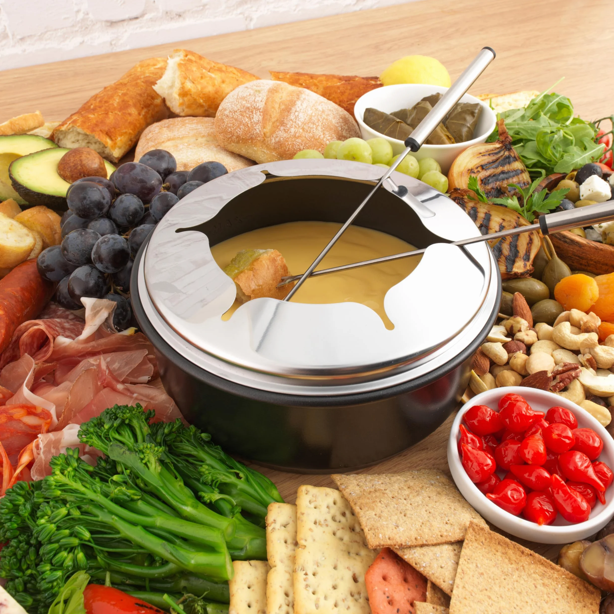 Petra PT4513VDE Grill Raclette - 6 Persone 2 in 1 Piastra Raclette e Foduta Formaggio, padelle per griglia antiaderenti, termostato regolabile, 6 forchette, 8 spatole in legno, Pentola da 1,3L, 1400W