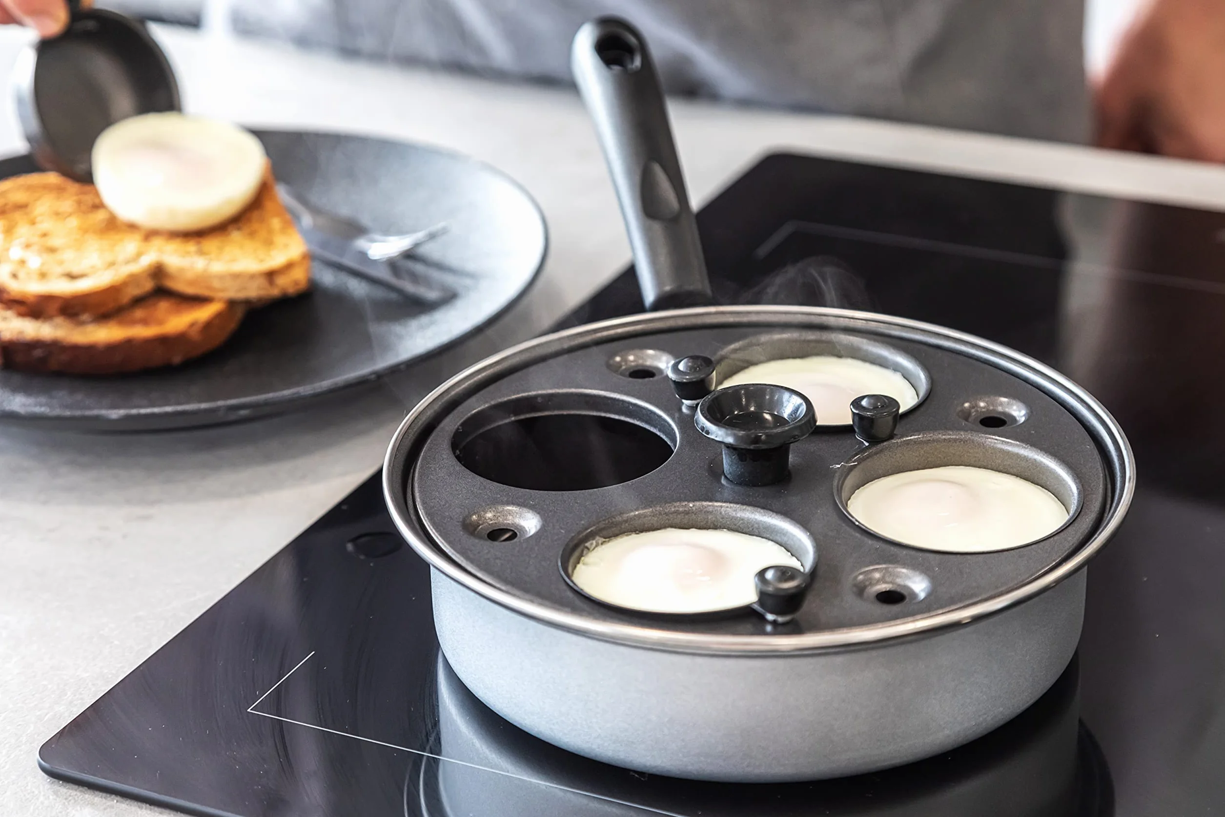 KitchenCraft Cuoci Uova in Camicia a 4 Fori in Acciaio al Carbonio Rivestito in Alluminio