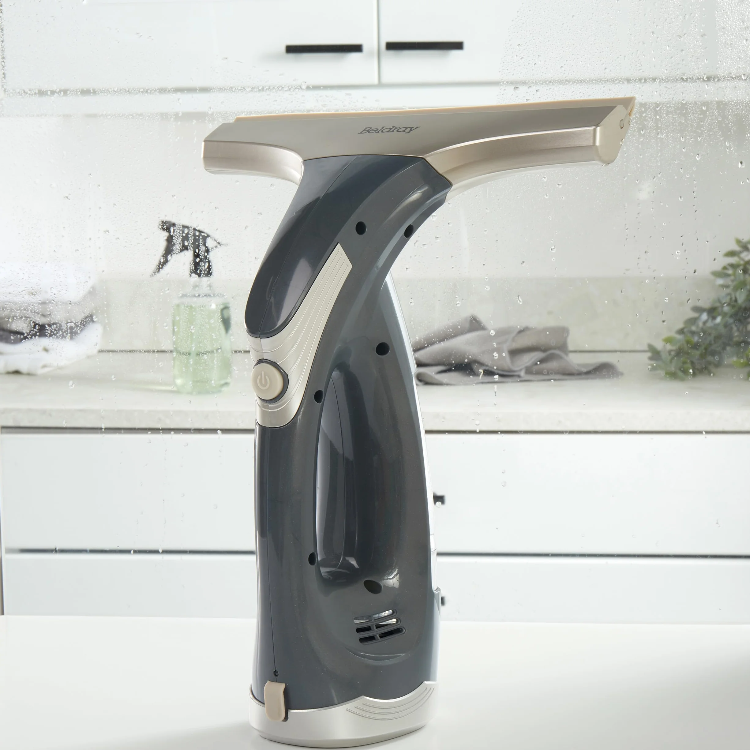 Beldray Titanium Aspirapolvere per vetri senza fili – Pulitore per vetri portatile con testa a tergivetro, serbatoio da 60 ml, autonomia di 30 minuti, ricaricabile e leggero