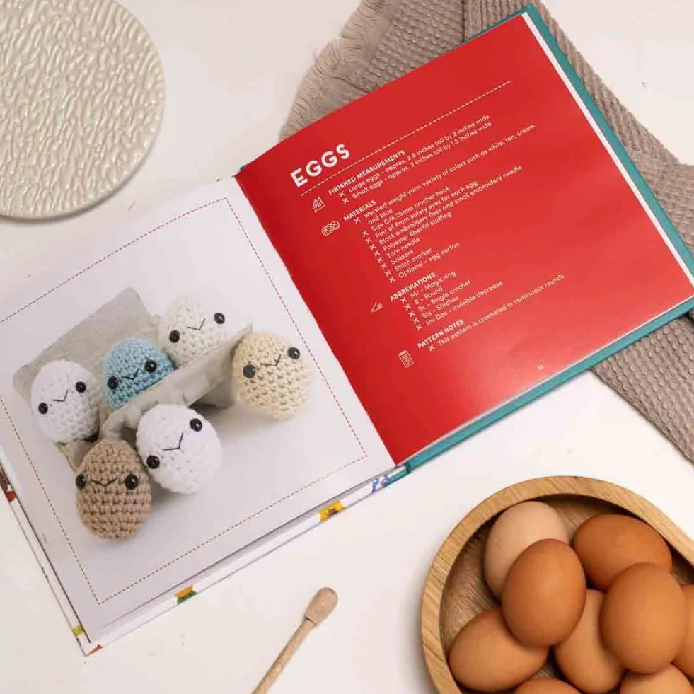 Whimsical Stitches: A Modern Makers Book of Amigurumi Crochet Patterns: 1