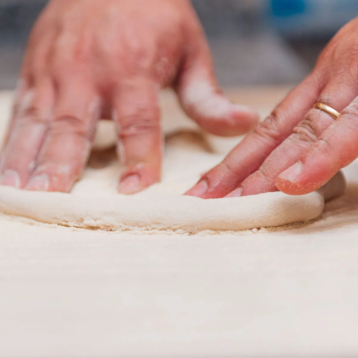 Lupia - Spianatoia in Legno di Betulla 60x80 cm, Ideale per Impastare e Stendere Pasta, Tagliere, Spessore 9mm, Realizzata in Italia