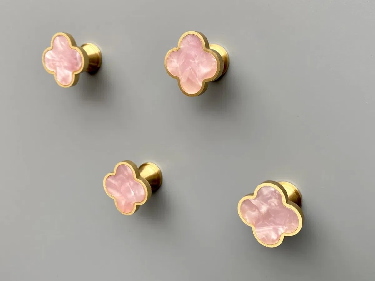 Ganci decorativi da parete in ottone massiccio, ganci a vite per cappotti, zaini, borse, ganci da parete in oro champagne fantasia (rosa fiorito) (confezione da 4)