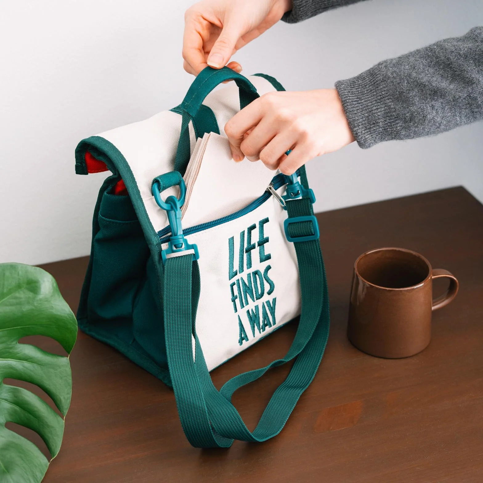 Grupo Erik Borsa Porta Pranzo Jurassic Park - Portapranzo Termico Per Alimenti 11,6L, Materiali resistenti e Facili da Pulire | Lunch Box Termico, Jurassic Park Gadget