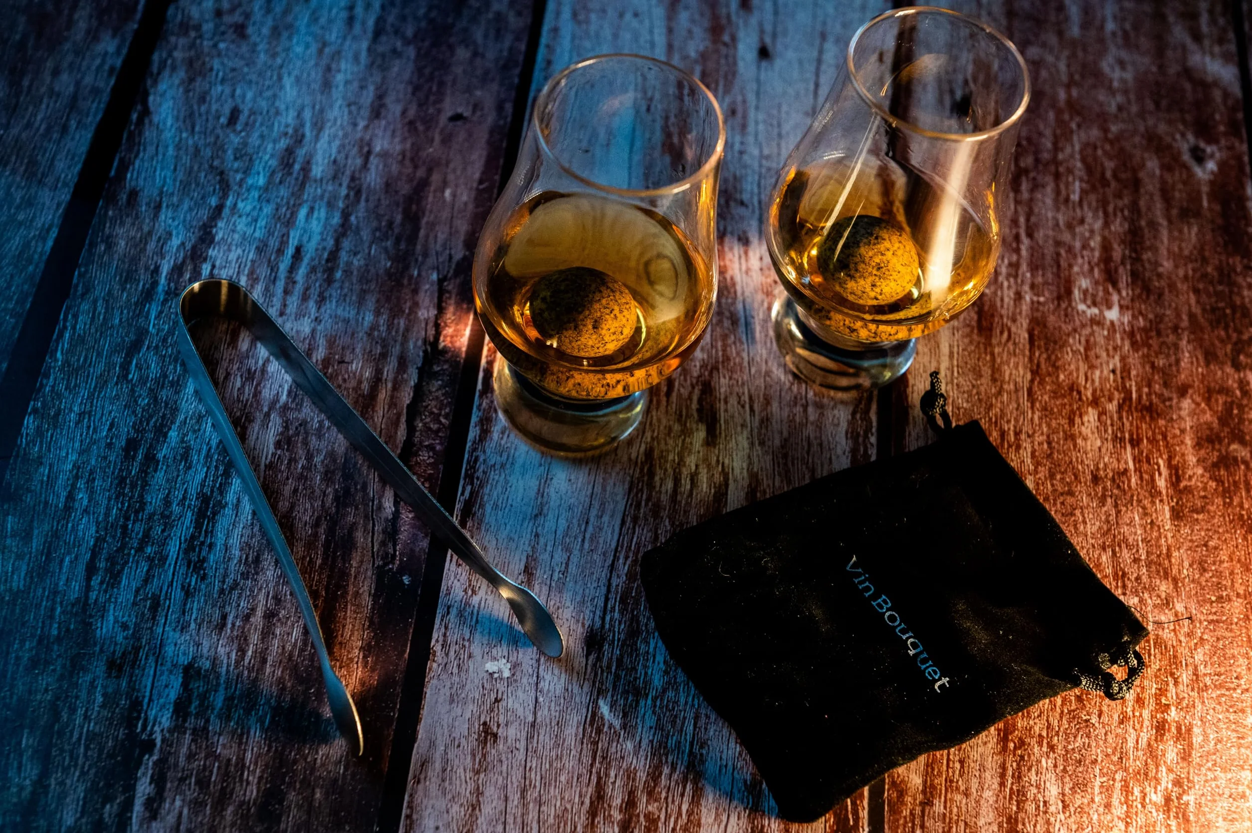 VB VIN BOUQUET FI 1553 SET Set Whisky Classique avec 2 Verres 300 ml, Pierres de Granit Refroidissantes et Pinces en Acier Inoxydable, Coffret Cadeau
