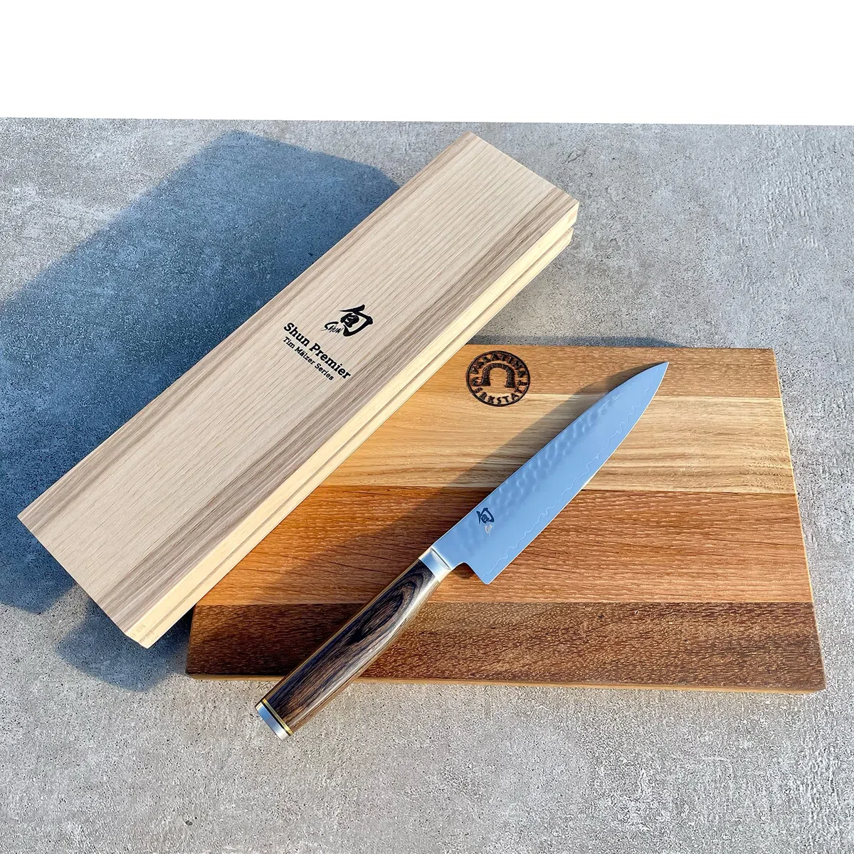 Kai Shun Classic Premier Tim Mälzer | TDM-1701 Coltello multiuso ultra affilato | Lama di Damasco 15 cm + tavola in legno massello 30x18 cm