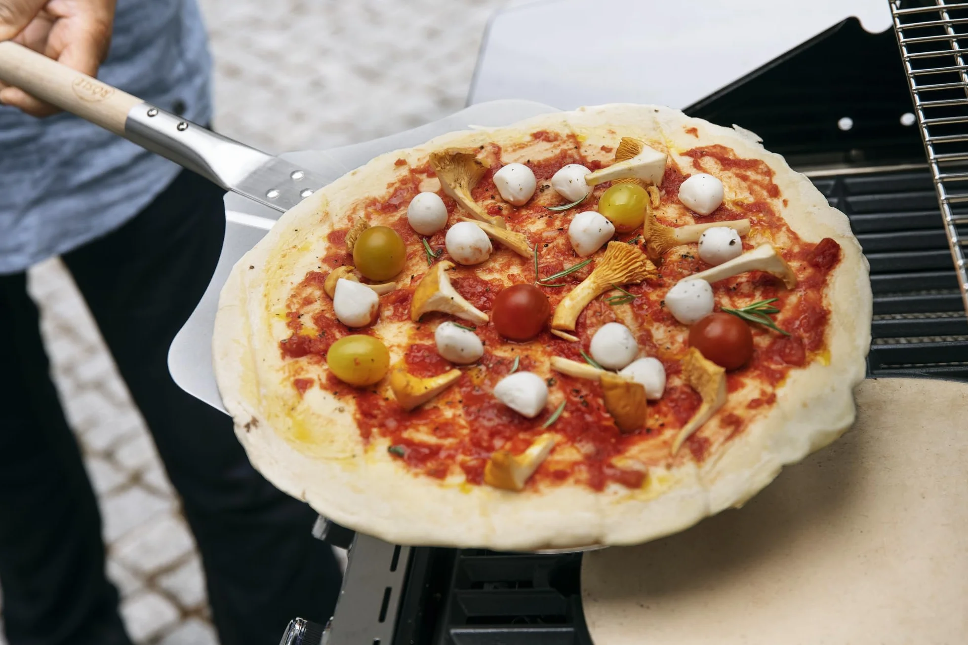 RÖSLE VARIO pietra per pizza in cordierite per preparare pizza, tarte flambée, pane ecc. sulla griglia o in forno, 30 cm