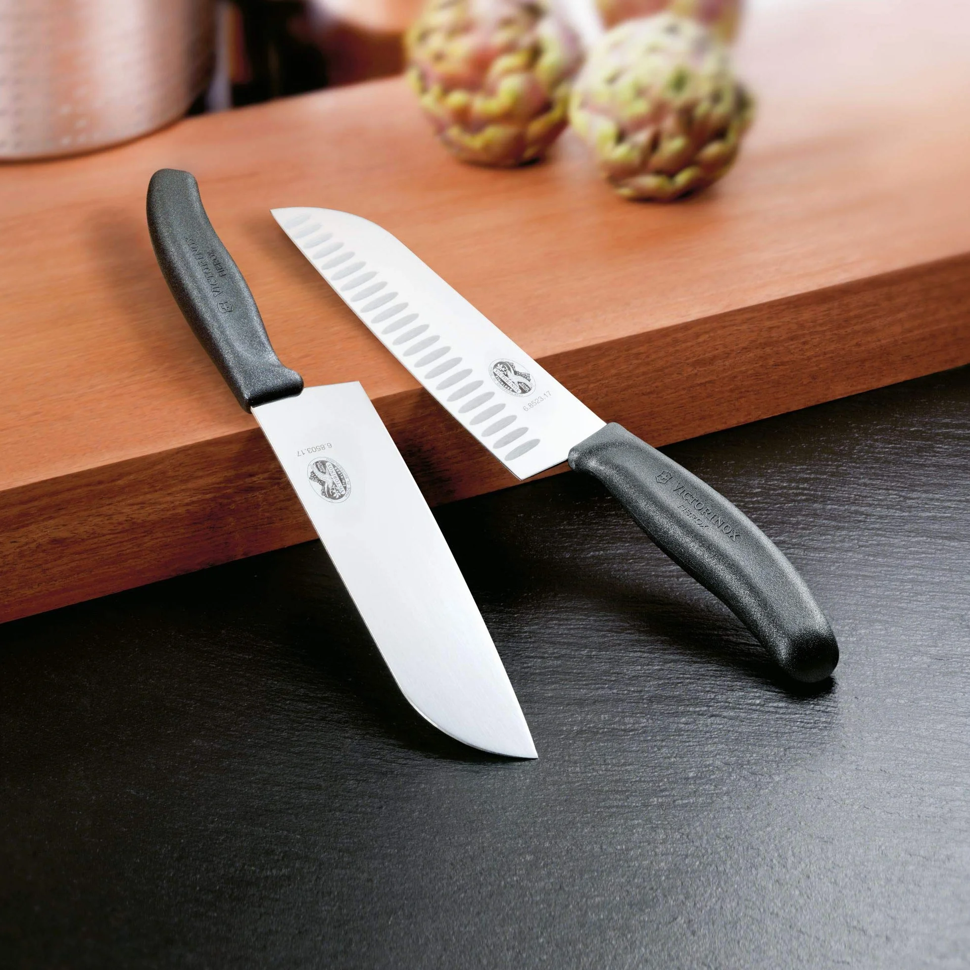 Victorinox Swiss Classic, coltello da cucina/Santoku, lama da 17 cm, acciaio inox, inossidabile, colore nero