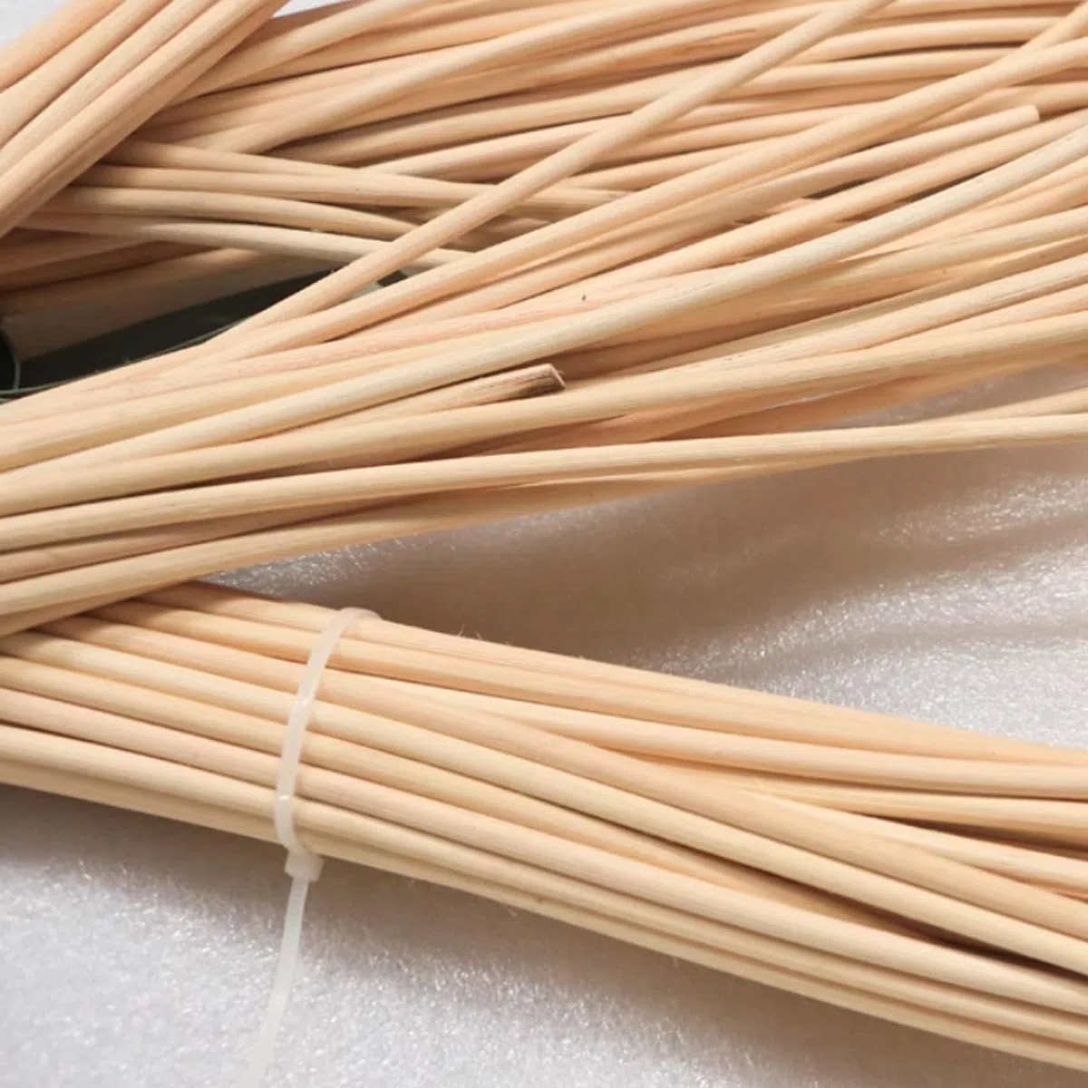 4mm/25m Naturale Rattan Intreccio Rotolo per Sedia Mobili, Naturale Rattan Materiale di Riparazione in Striscia per Cesti, Canne Riparazione Intrecciare in vimini per Sedie Panchina da Giardino