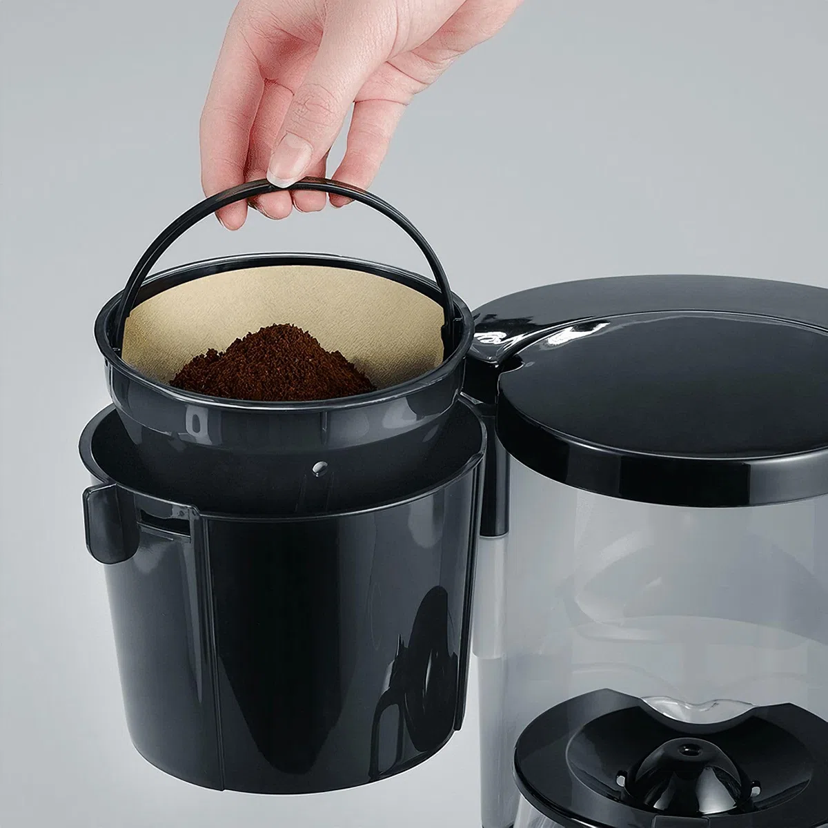 SEVERIN Macchina per Caffè Americano con Caraffa in Vetro, Caffettiera a Filtro fino a 10 Tazze, Piastra Riscaldante, Utilizzo Semplice, 800 W, Nero - KA 4479