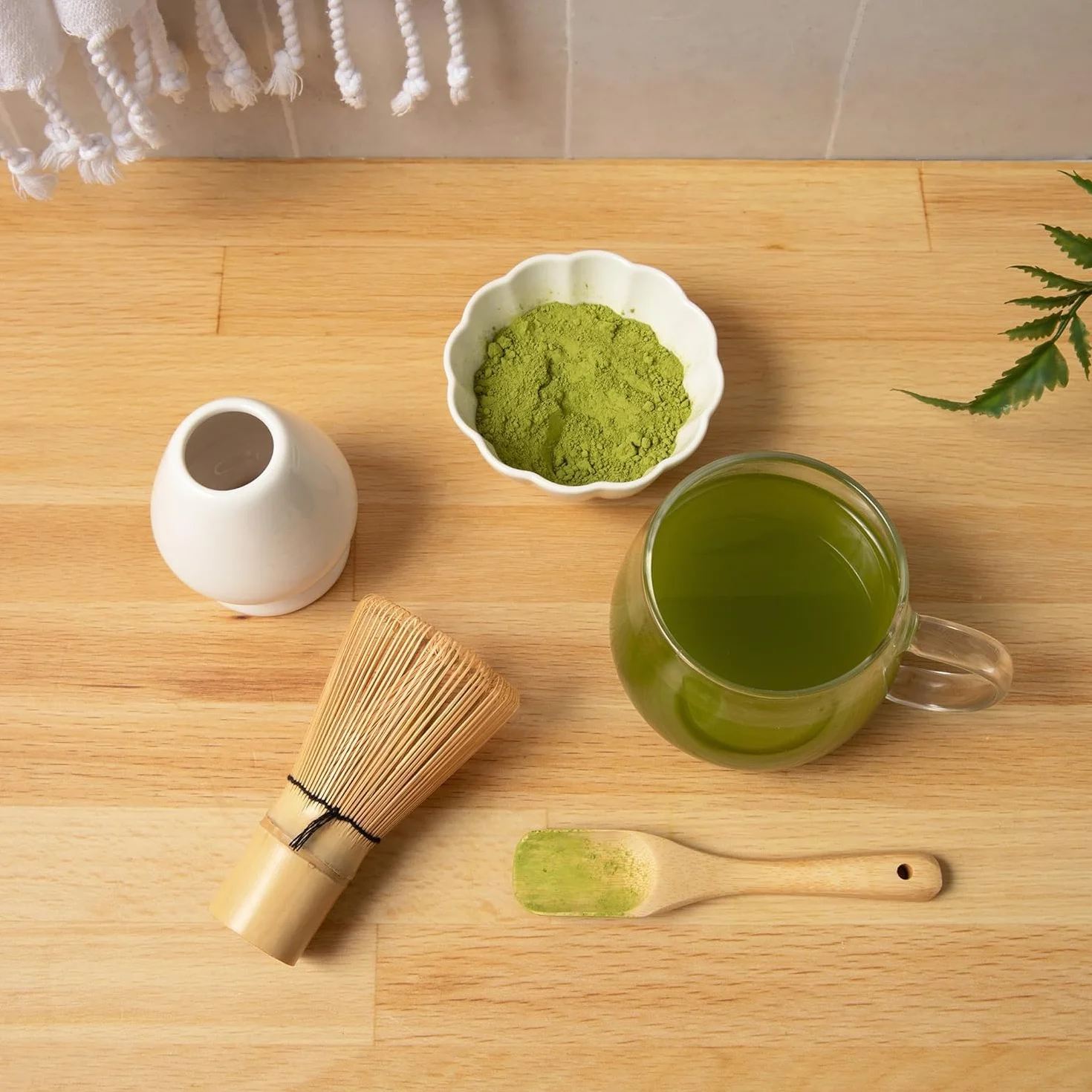 Kit per cerimonia matcha per cerimonia del tè giapponese, ciotola con beccuccio e manico, frusta, paletta da tè, colino in polvere Matcha, set da tè per preparare il latte Usucha, Koicha e