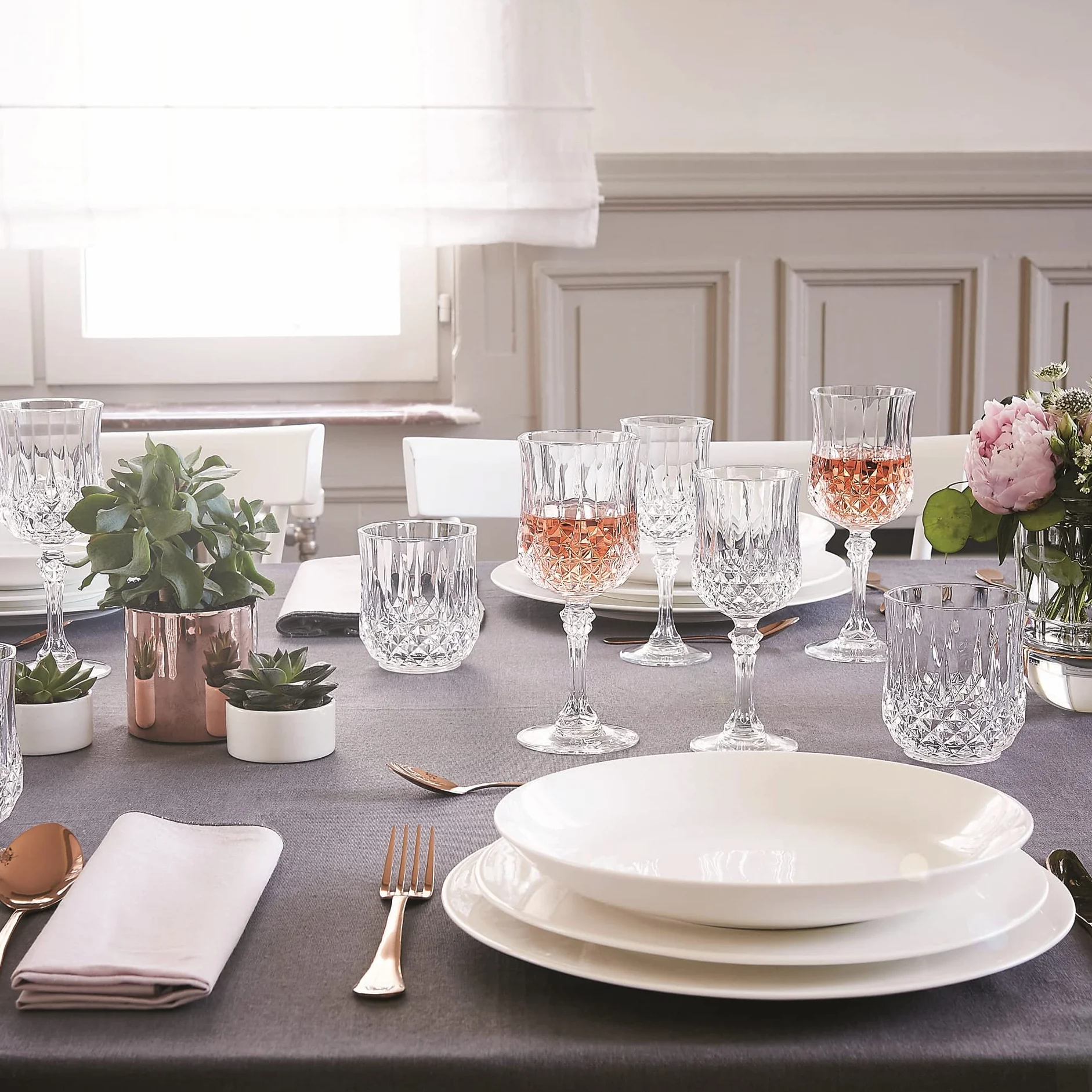 Cristal d'Arques Paris - Collezione Longchamp - 6 bicchieri da vino da 17 cl in Kwarx, brillantezza, trasparenza, modellature iconiche, realizzati in Francia adatto alla vendita online.